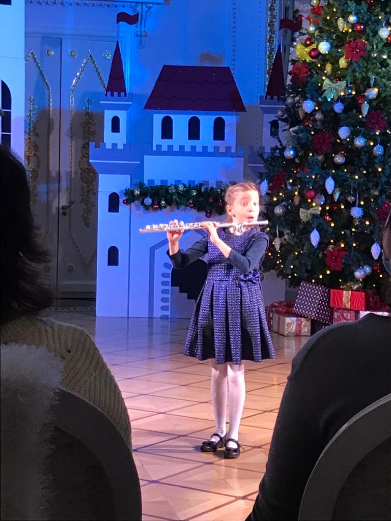 11 января библиотека им. Б. Лавренева пригласила всех желающих в Каменноостровский дворец на Рождественские музыкальные встречи, которые прошли в рамках фестиваля POMIR «Музыкальный Мост Италия – Россия».