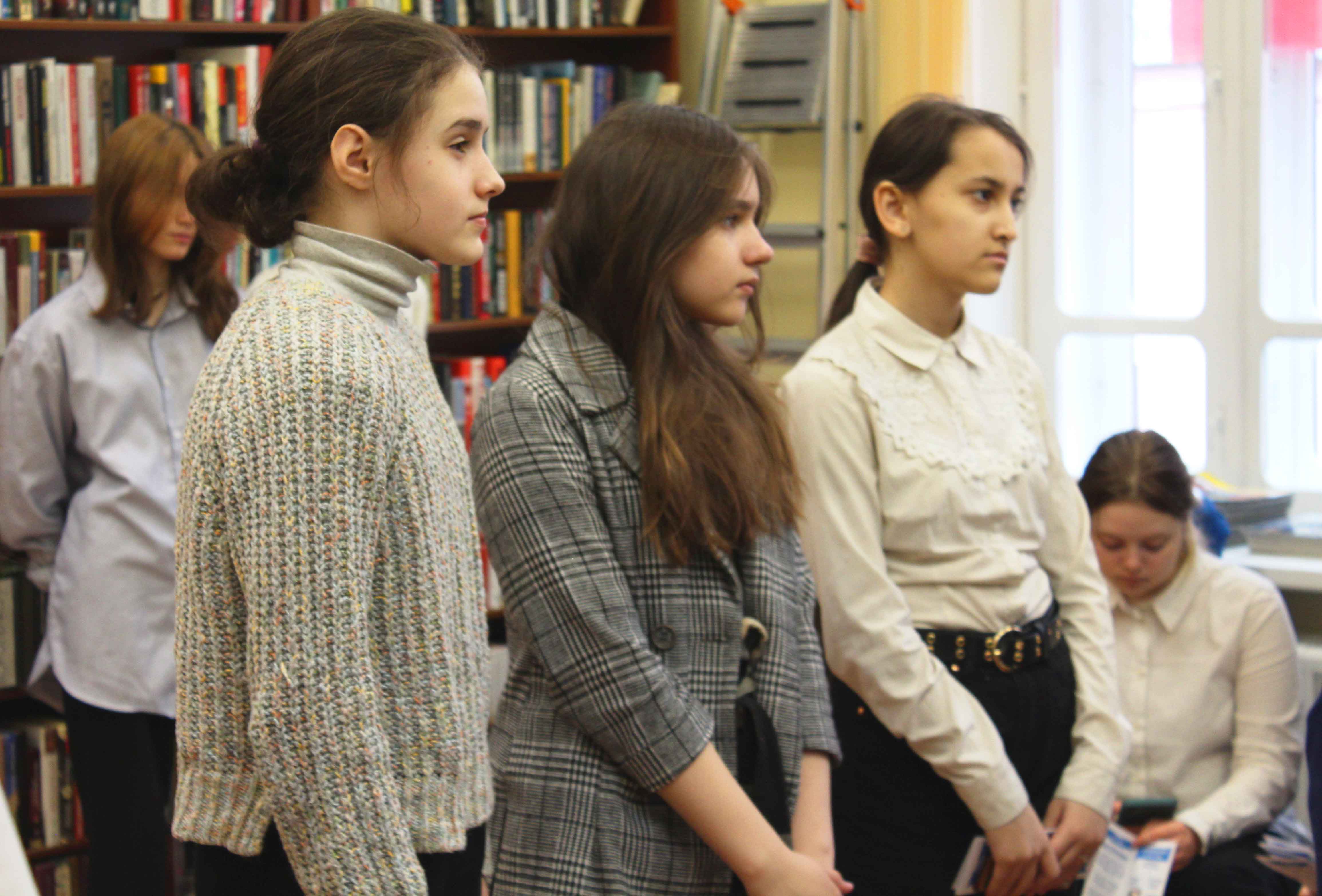 Ребята узнали о том, как жили и учились их ровесники - воспитанники Института благородных девиц Терезии Ольденбургской 120 лет назад