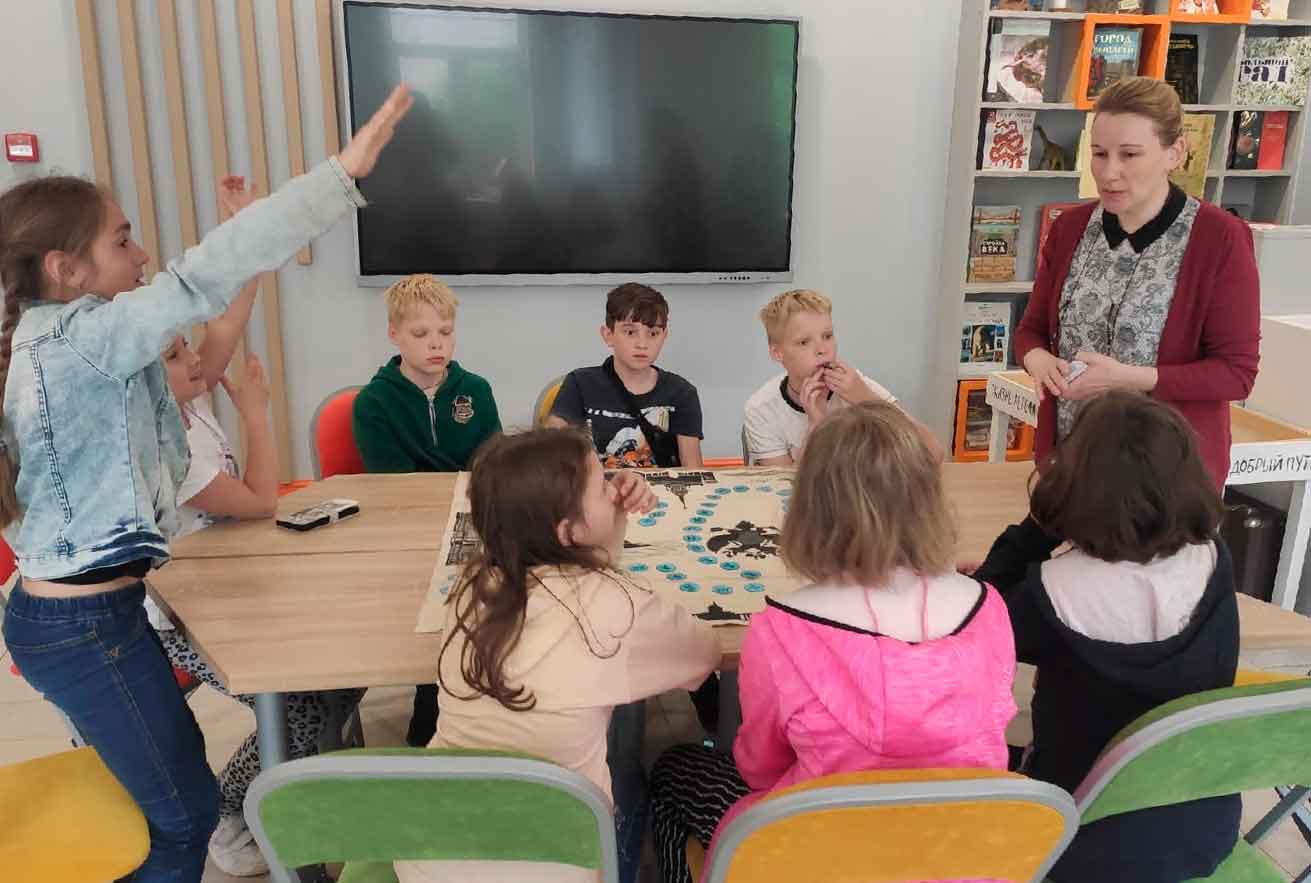 Весь июнь библиотеки Петроградского района проводили для детского лагеря интересные и познавательные мероприятия в рамках программы «Остров детства»