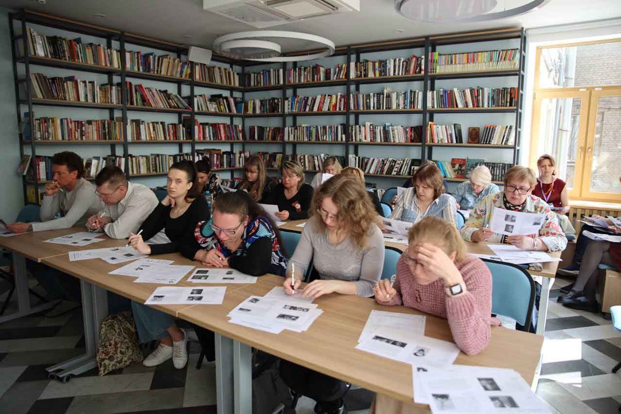 Диктант Победы написали в библиотеках Петроградской стороны