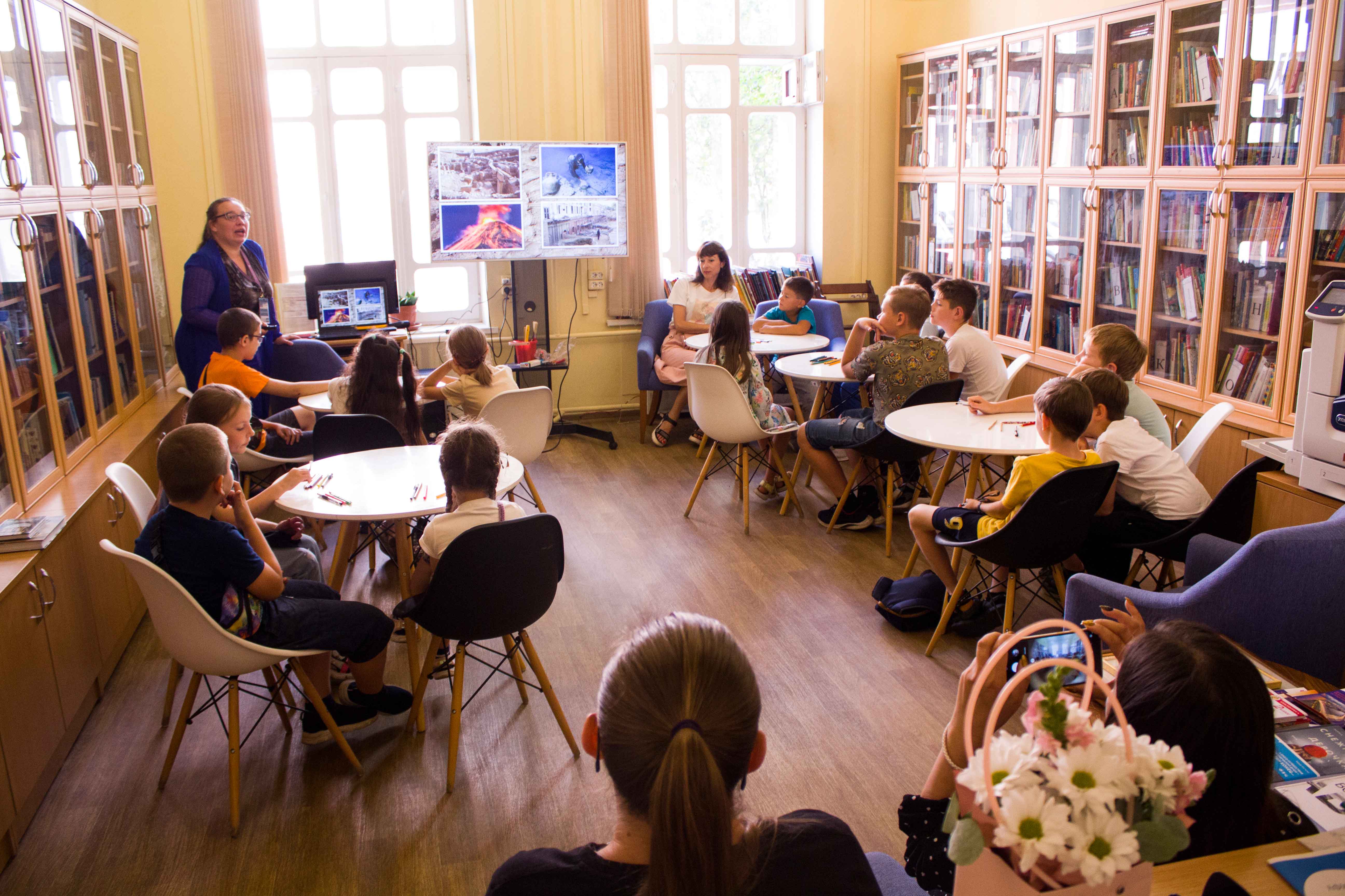 15 августа в Центральной районной библиотеке имени А.С.Пушкина прошло увлекательное мероприятие - игра-путешествие «Книжные раскопки»