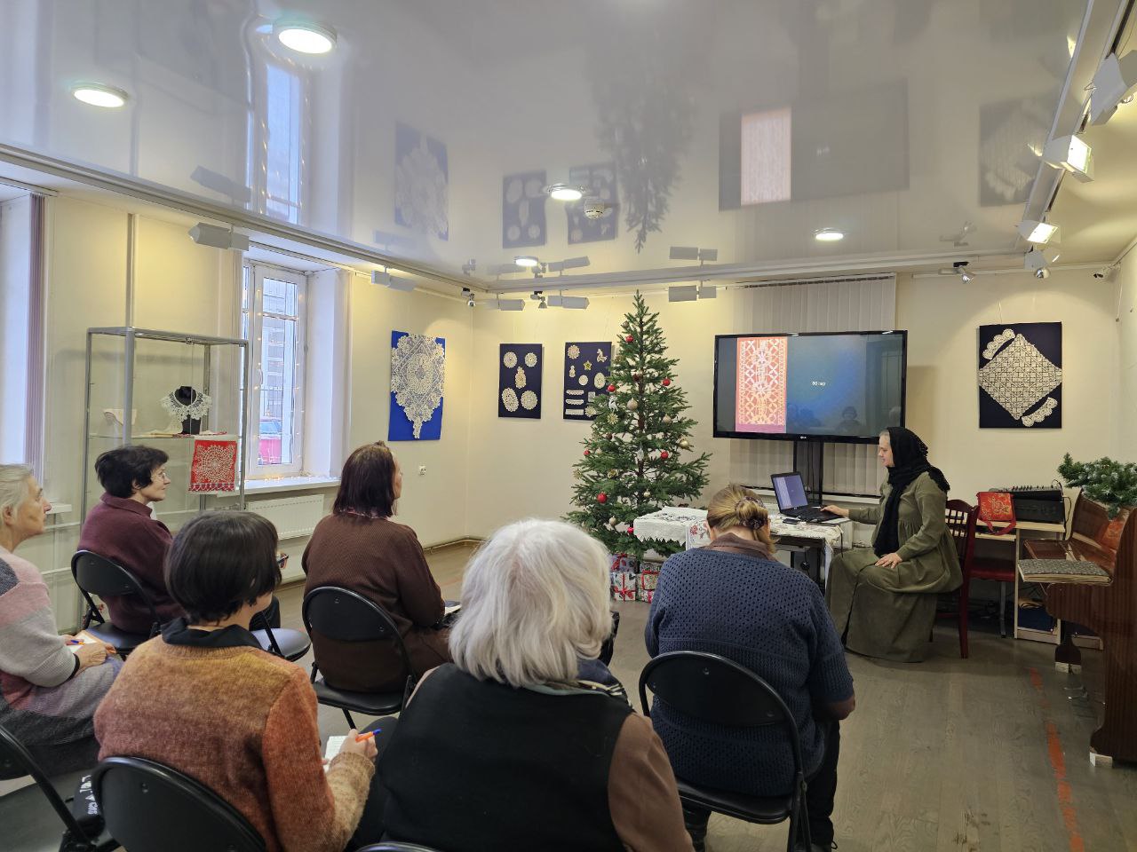 Лектор лекции