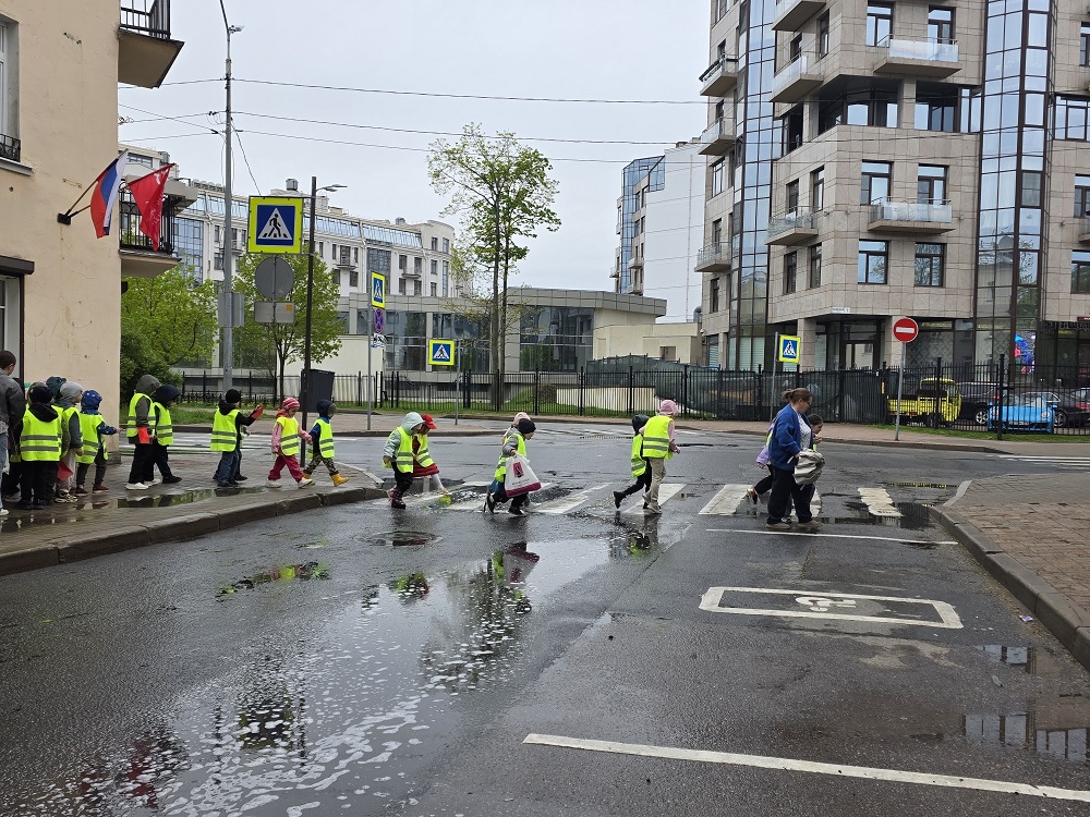 В Библиотеке Кировских островов говорили о безопасности на дороге