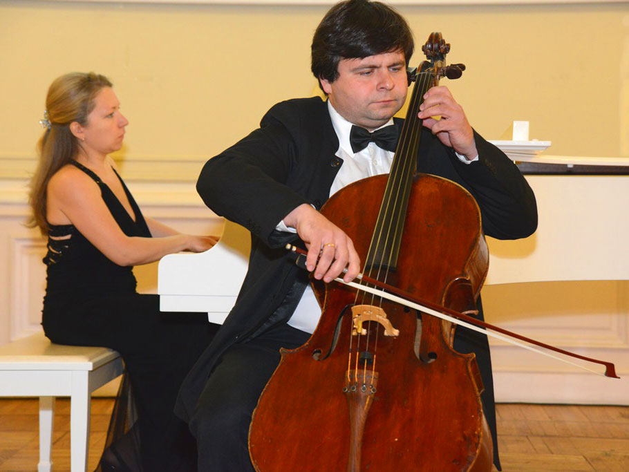 Постер для новости &laquo;10 лет вместе с творческим проектом «Петербургская классика»&raquo;