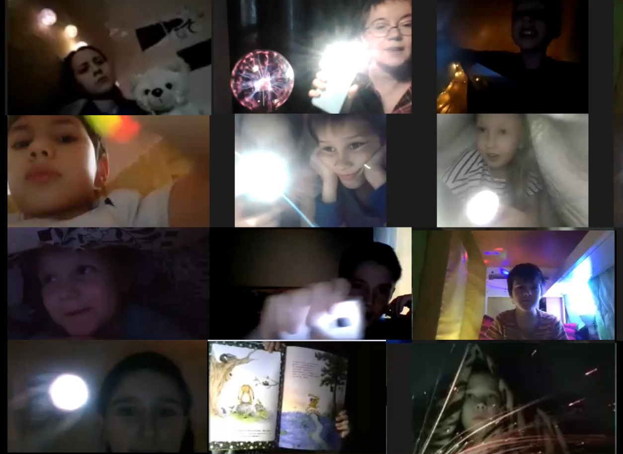 Постер для новости &laquo;Почитаем с фонариком?&raquo;