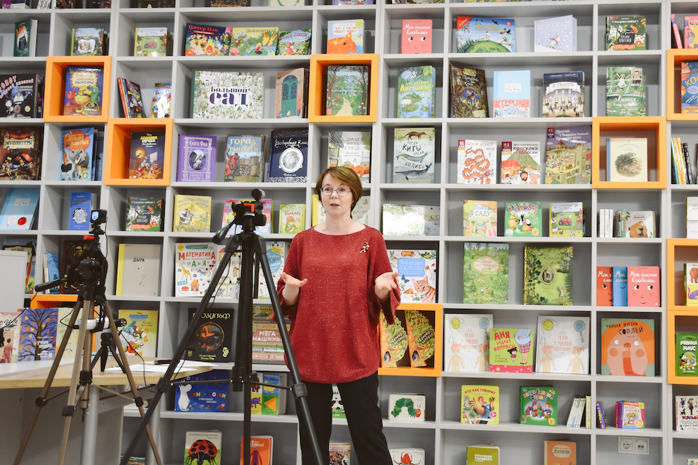 Постер для новости &laquo;«Книжный маяк Петербурга» в Библиотеках Петроградской стороны&raquo;