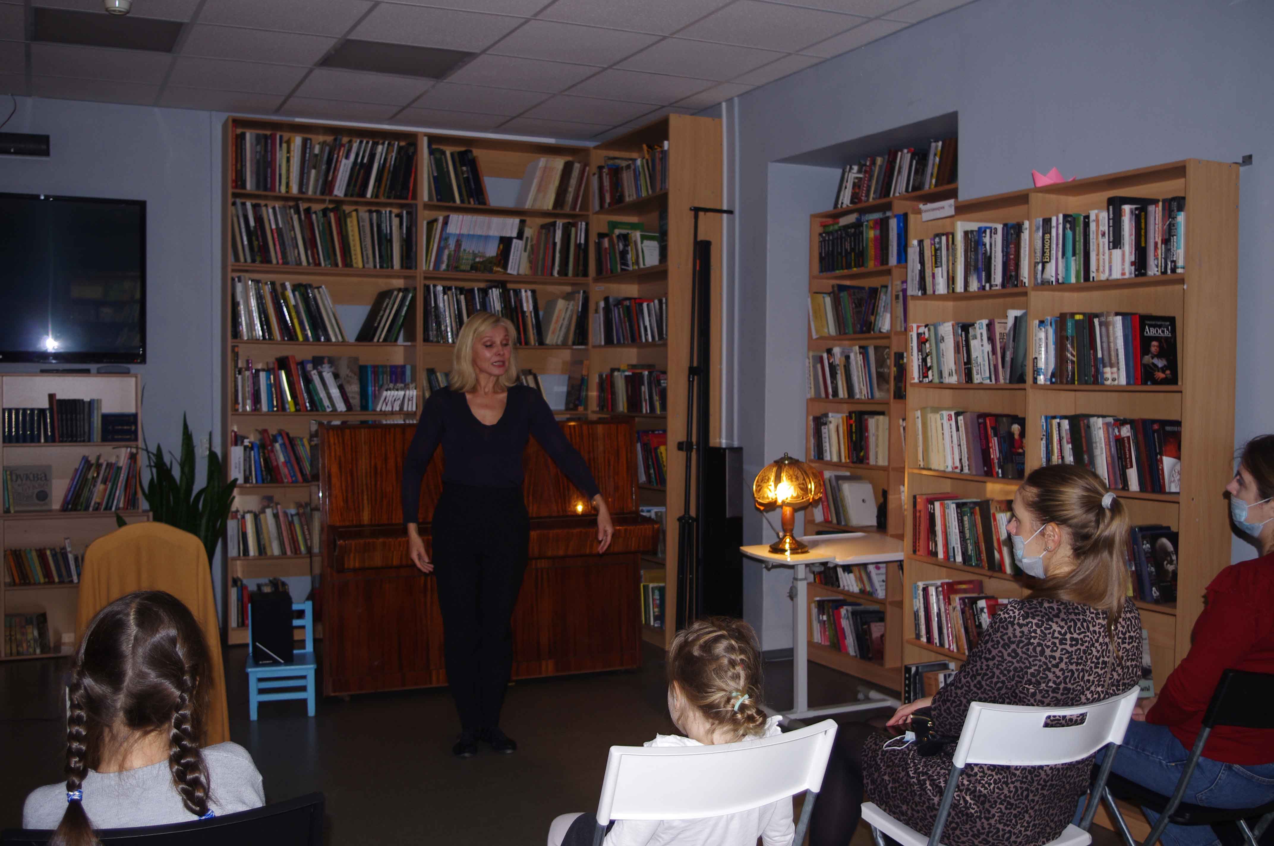 Постер для новости &laquo;Музыкальный моноспектакль «Крестьянин –миллионер, или как вам это понравится» в библиотеке на Карповке&raquo;