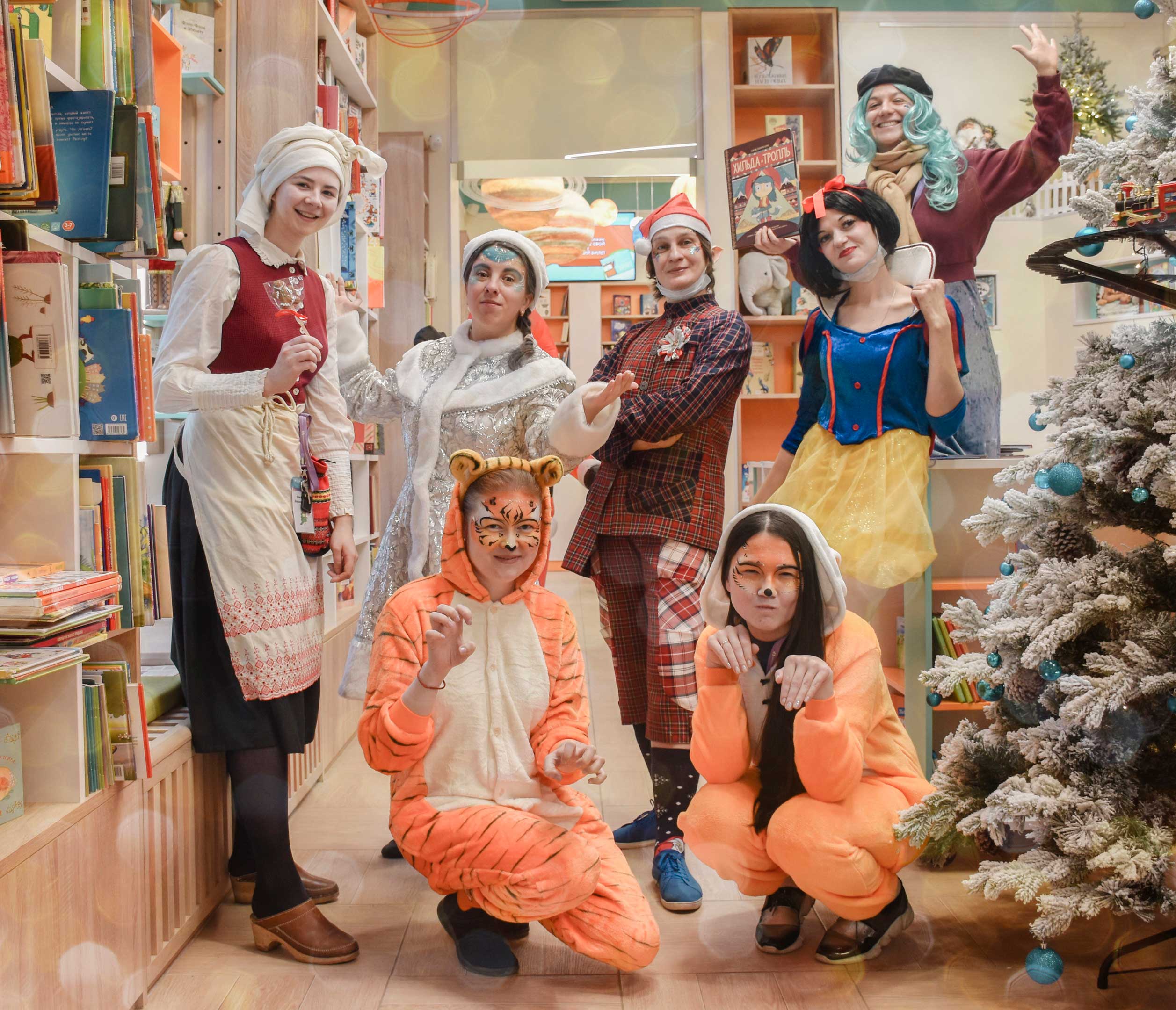 Постер для новости &laquo;Новый год в Библиотеке книжных героев&raquo;