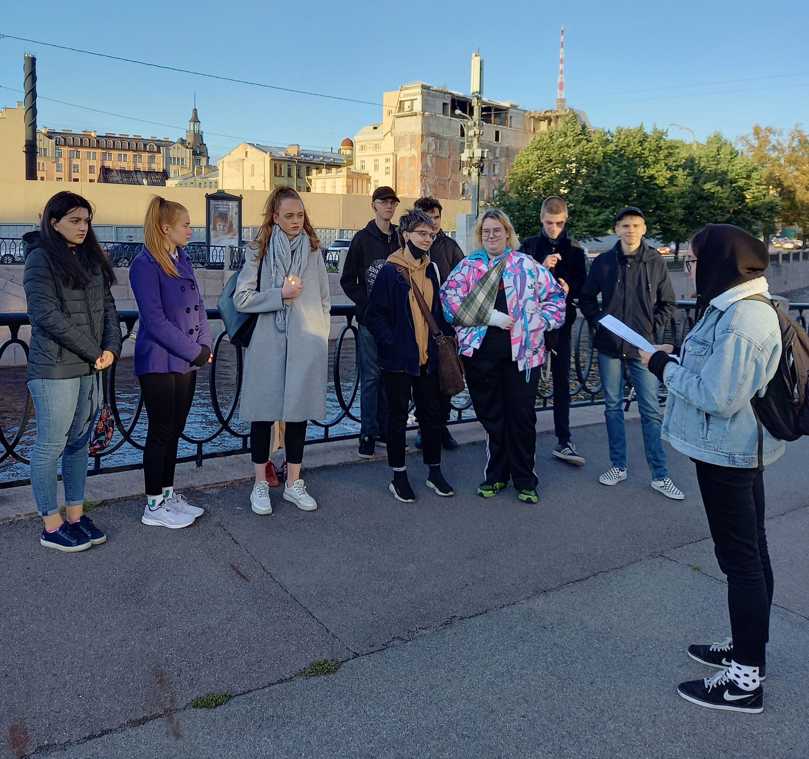 Постер для новости &laquo;Театральные истории Петроградской стороны: квест от библиотеки имени Бориса Лавренева&raquo;