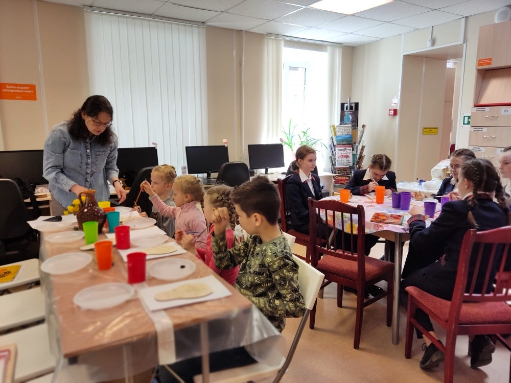 Постер для новости «Библионочь на Петроградской стороне»