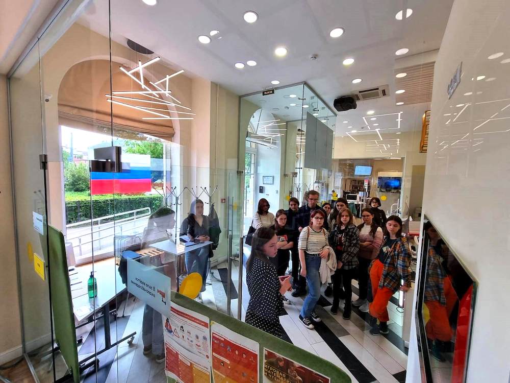 Постер для новости &laquo;Библиотеку Ленина посетили учащиеся Банковского колледжа&raquo;