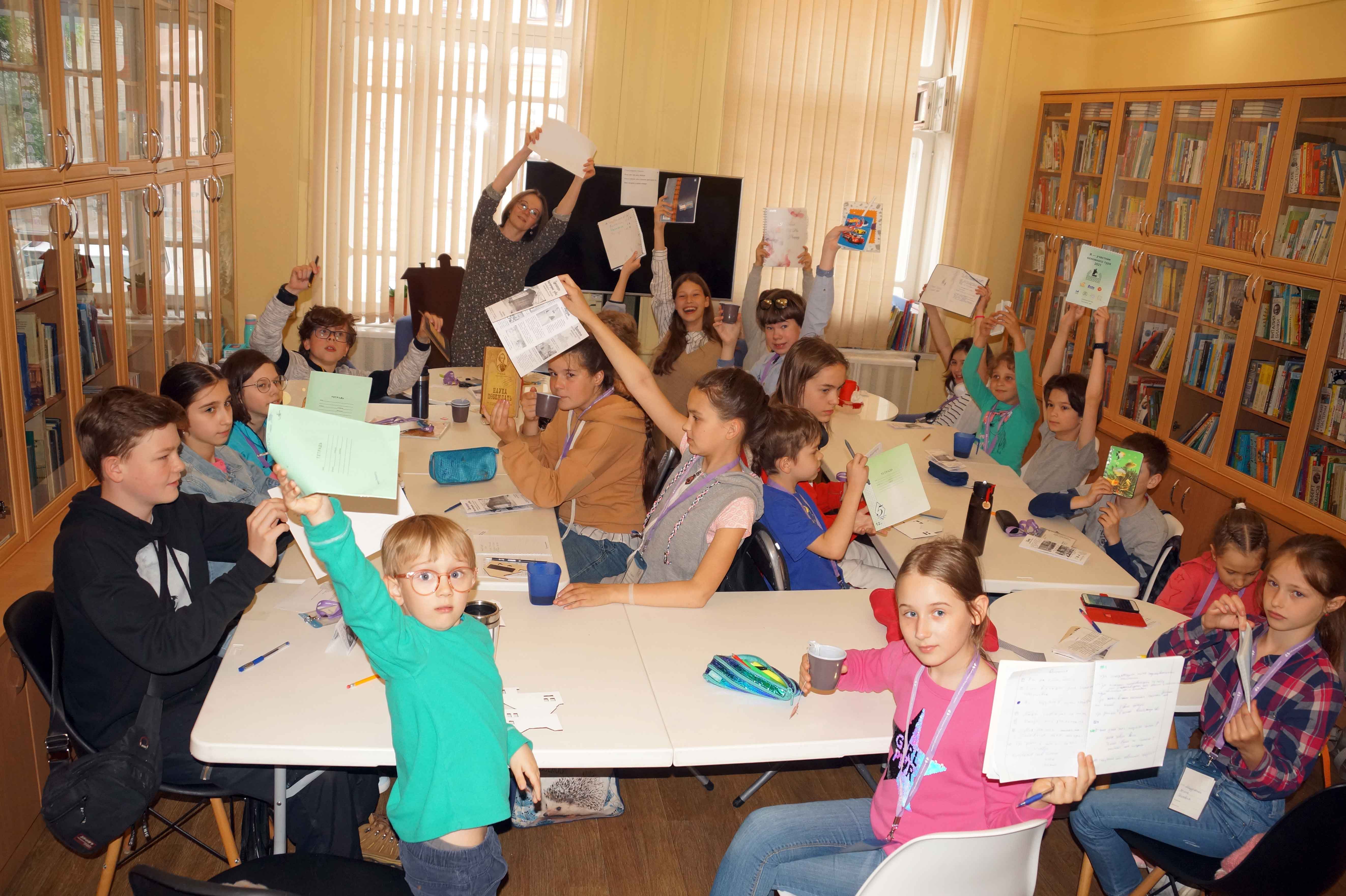 Постер для новости &laquo;Детский писательский интенсив «Странный дом»&raquo;