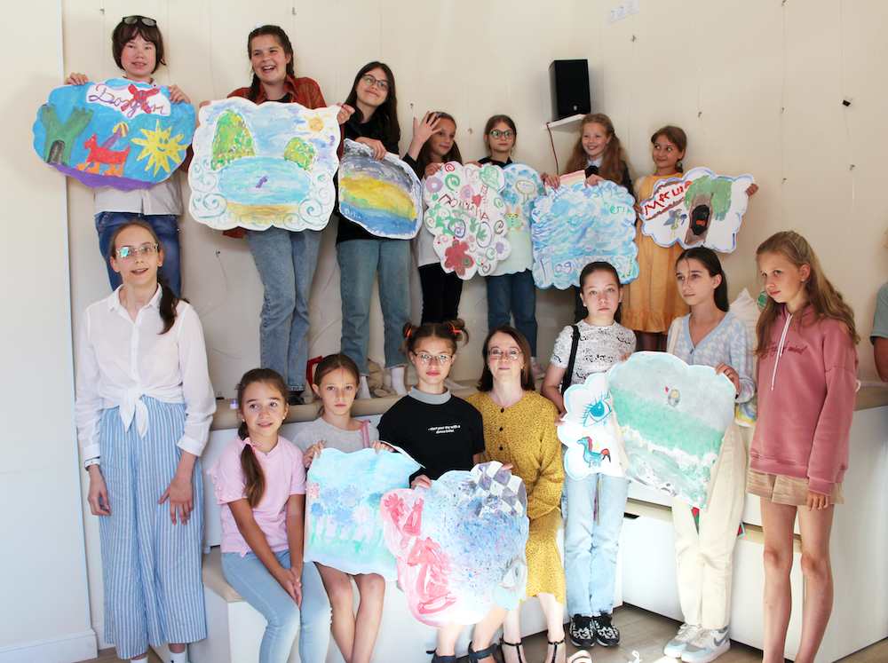 Постер для новости &laquo;Летнюю детскую писательскую смену «Сон в руку» посетили 265 человек&raquo;