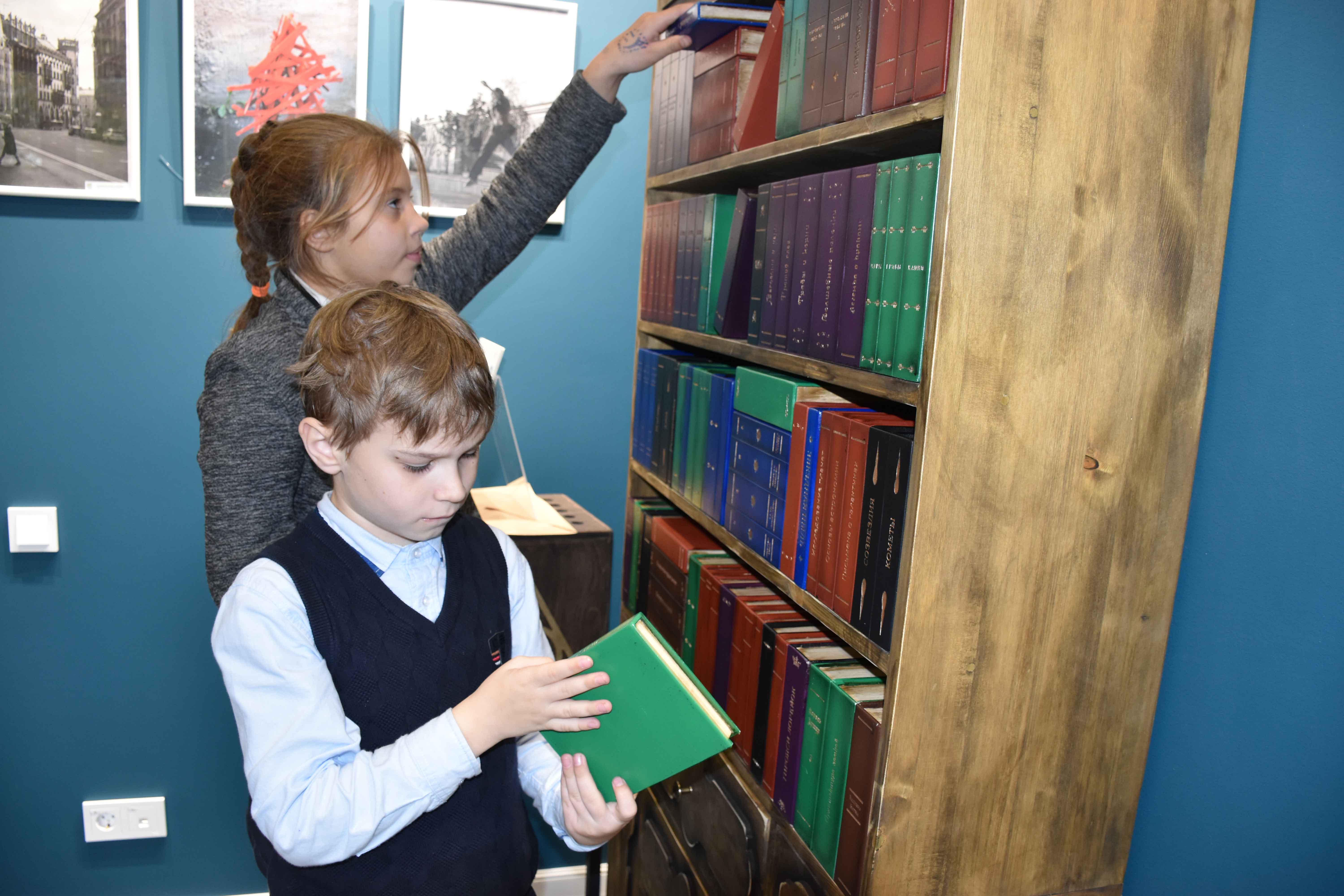 Библиотека вдохновляющих книг: экскурсия по Библиотеке на Карповке для учащихся школы-интерната №20