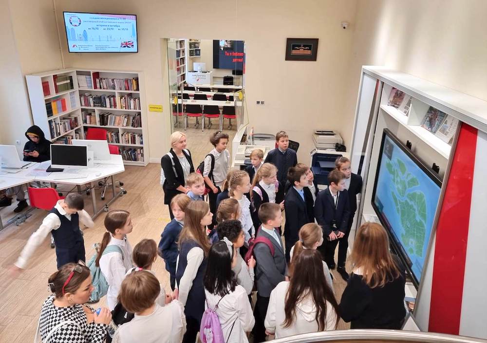 Школьники из Выборгского района посетили Библиотеку Ленина
