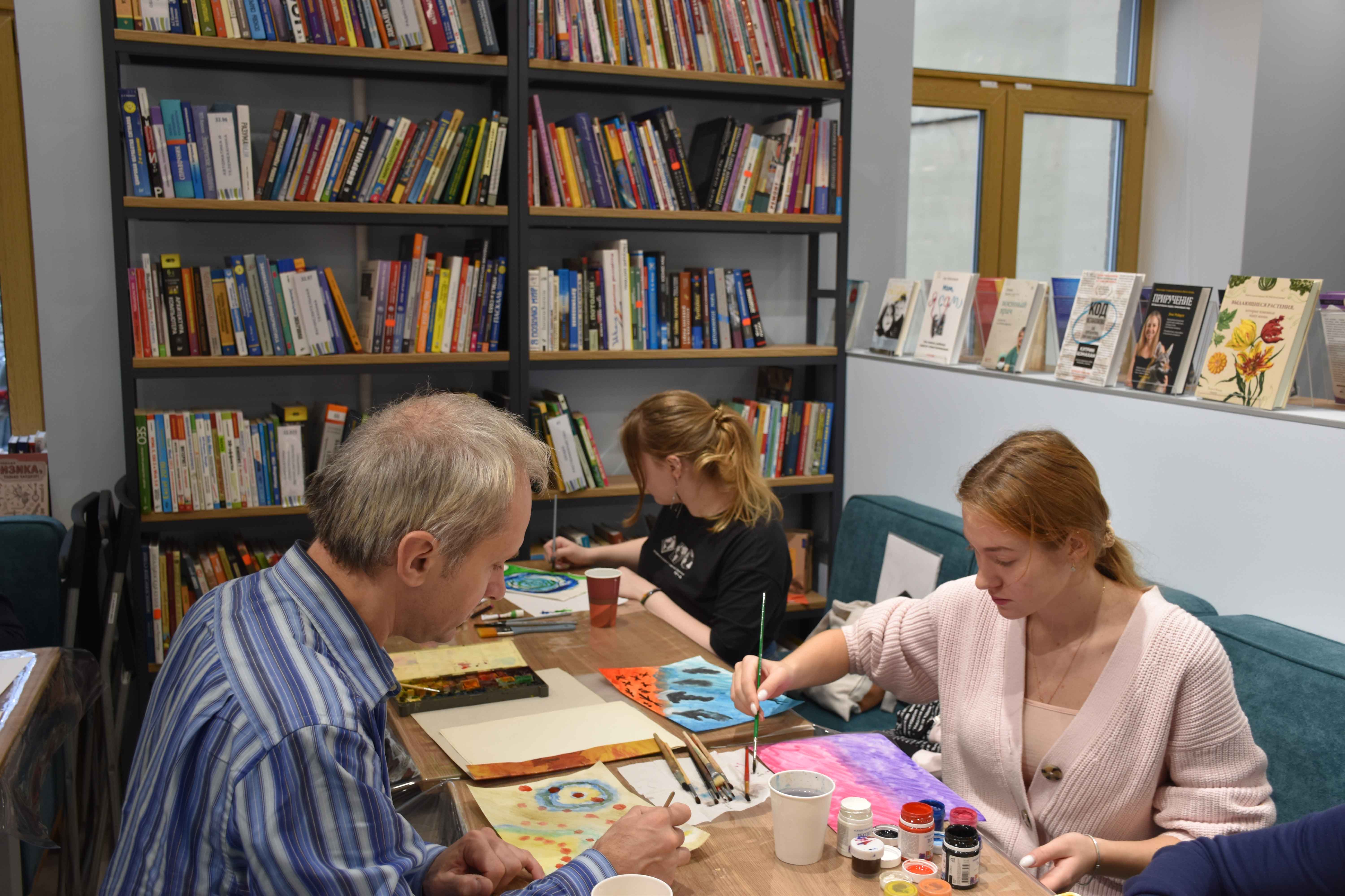 Постер для новости &laquo;Арт-терапия в Библиотеке на Карповке&raquo;
