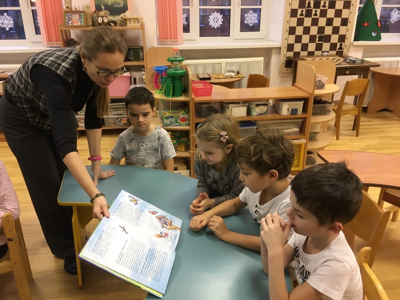 Постер для новости &laquo;Юношеская библиотека имени А.П.Гайдара в гостях у дошколят&raquo;