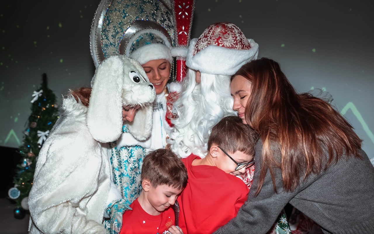 Постер для новости &laquo;Резиденция Деда Мороза и Снегурочки, посвященная Новому году и Рождеству Христову&raquo;