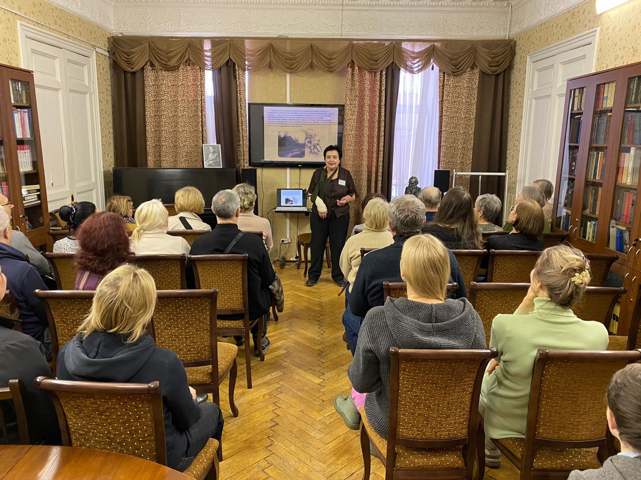 Постер для новости &laquo;История библиотеки в доходном доме на Петроградской стороне&raquo;