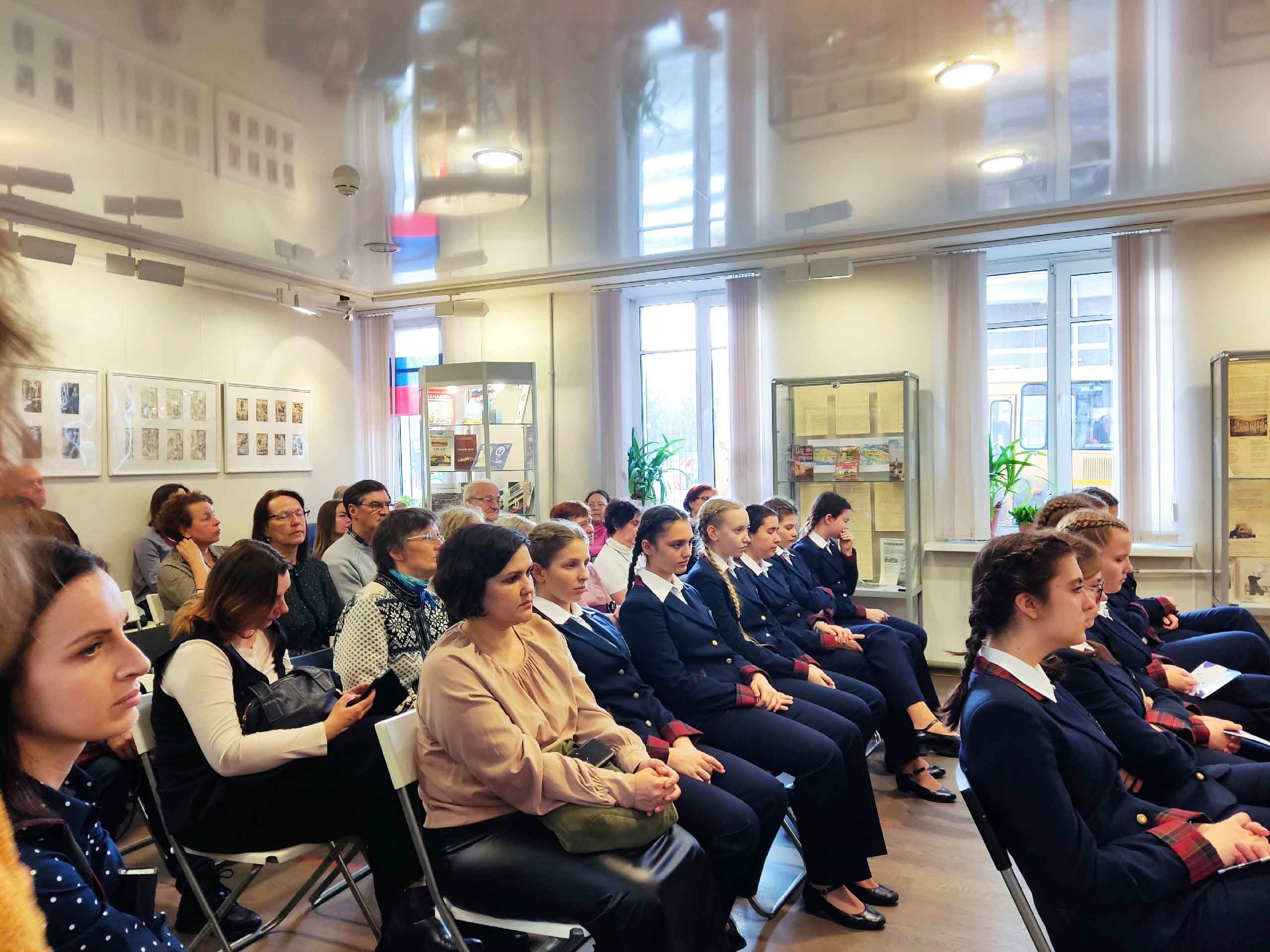 Постер для новости &laquo;Встреча c писателем-краеведом Сергеем Петровым&raquo;