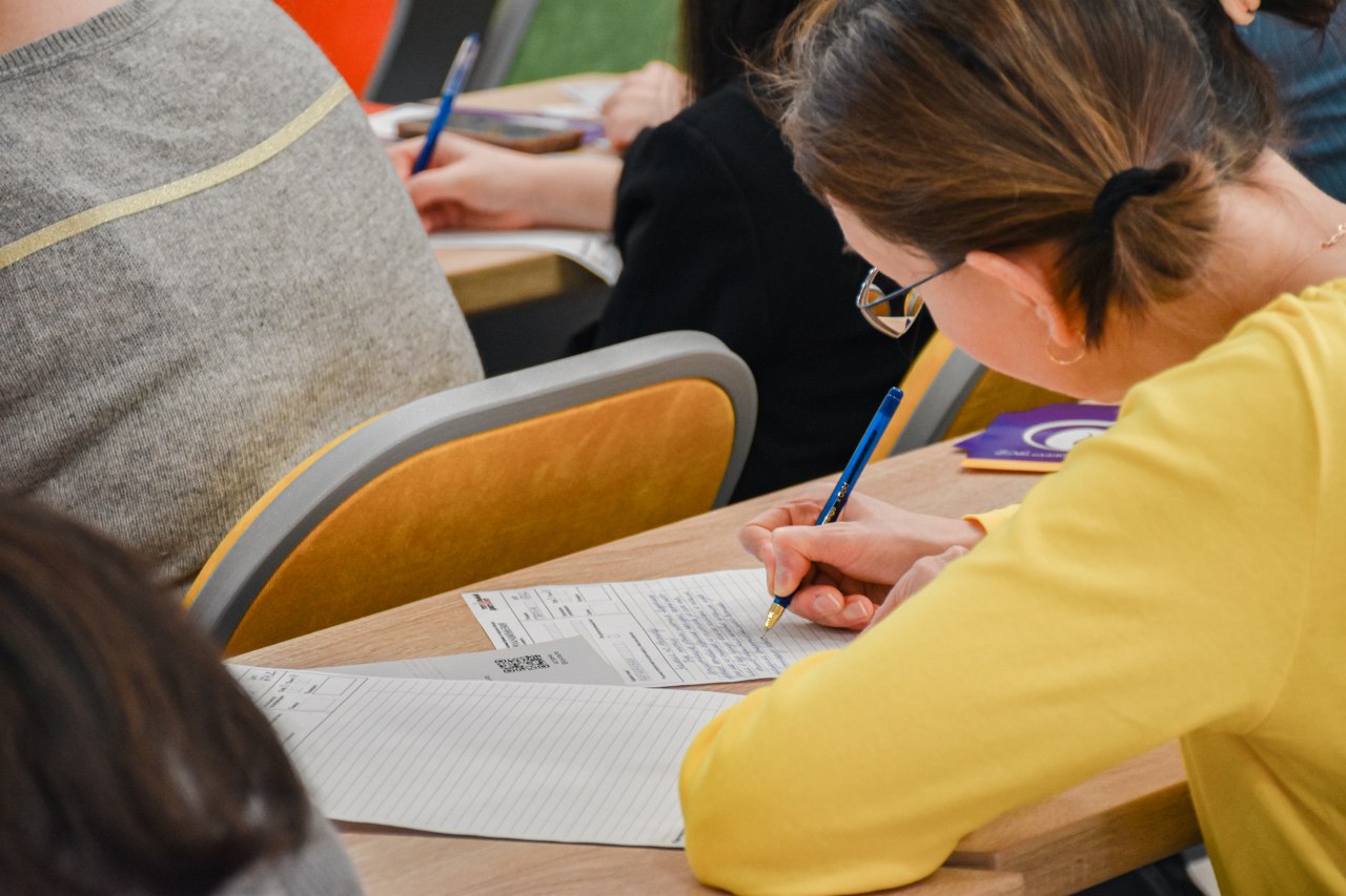 Постер для новости &laquo;В Библиотеках Петроградской стороны написали Тотальный диктант&raquo;