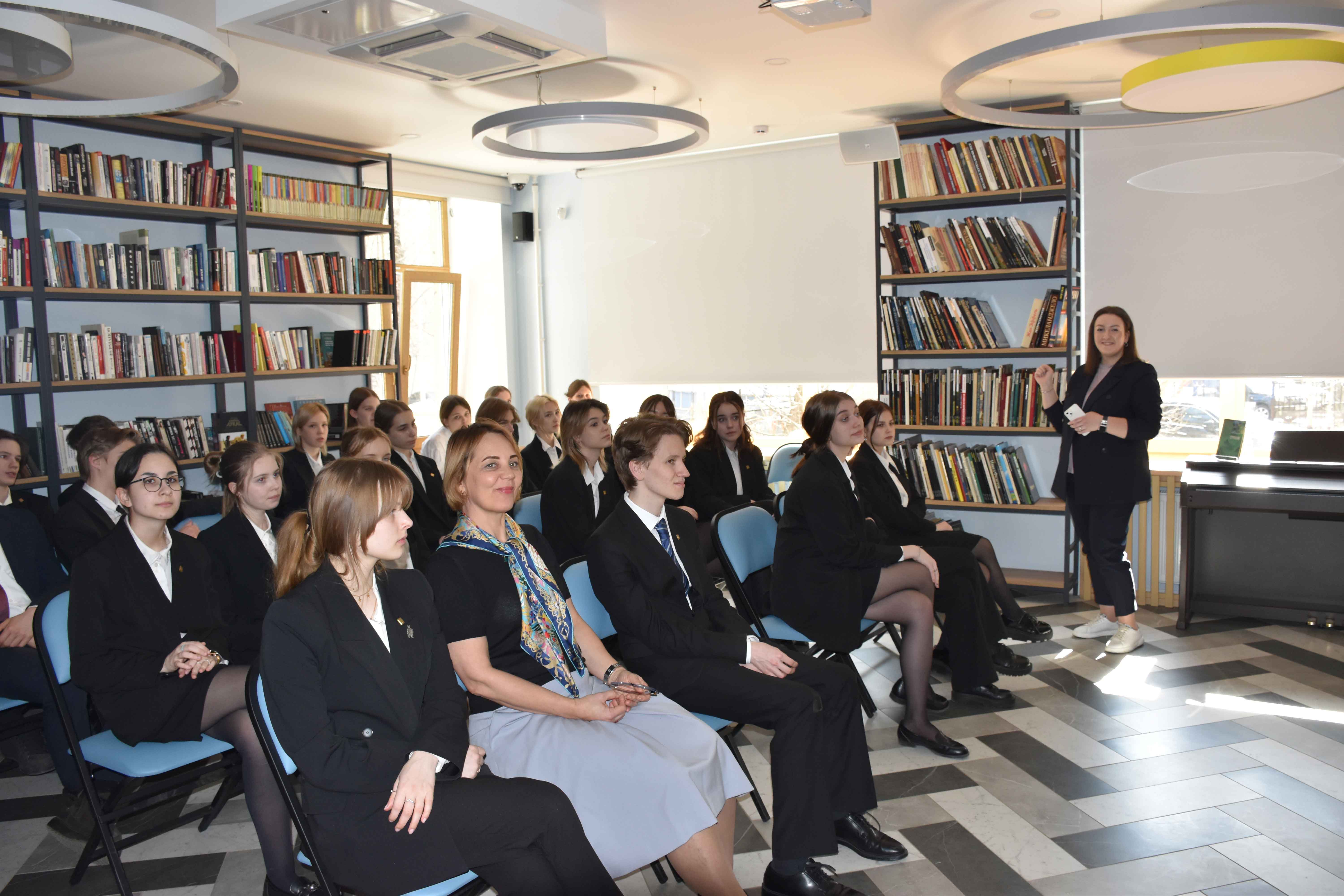 Постер для новости &laquo;Квест «Культурное наследие: Стругацкие» в Библиотеке на Карповке&raquo;