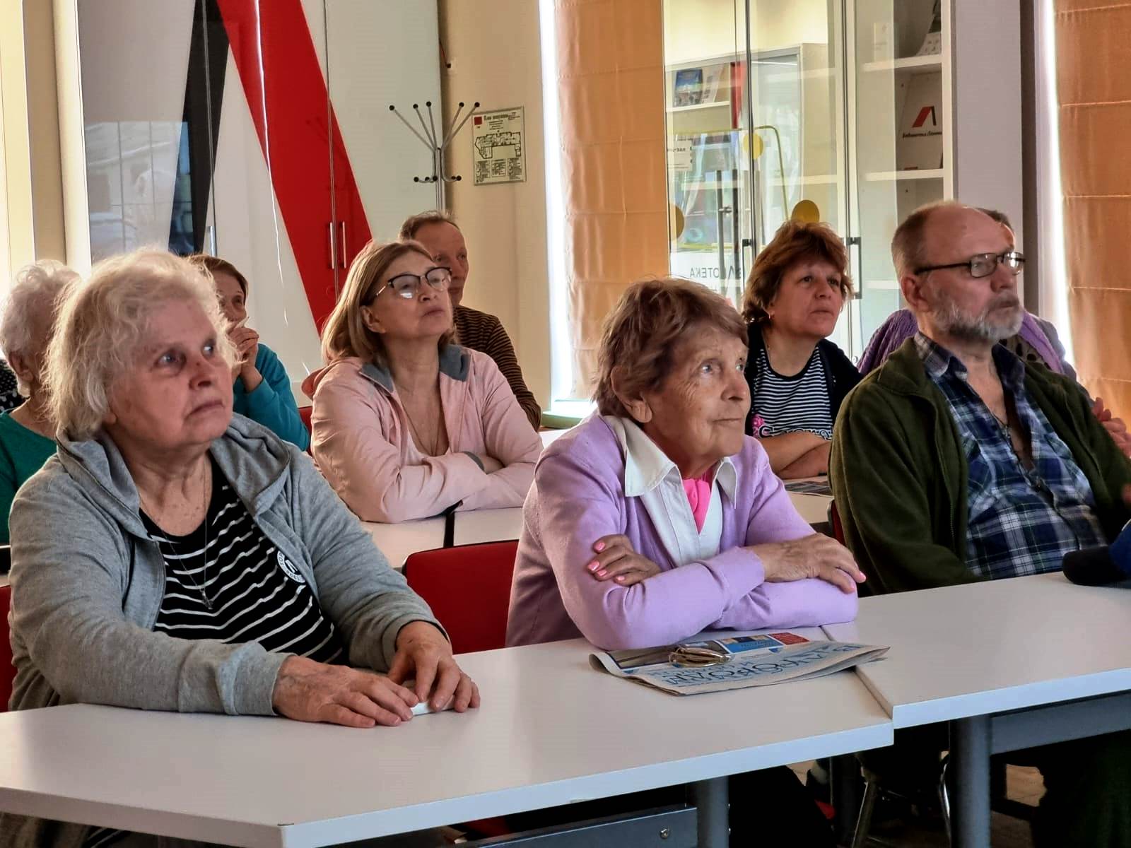 Постер для новости &laquo;Комплексный центр социального обслуживания населения Петроградского района в библиотеке имени В.И. Ленина&raquo;