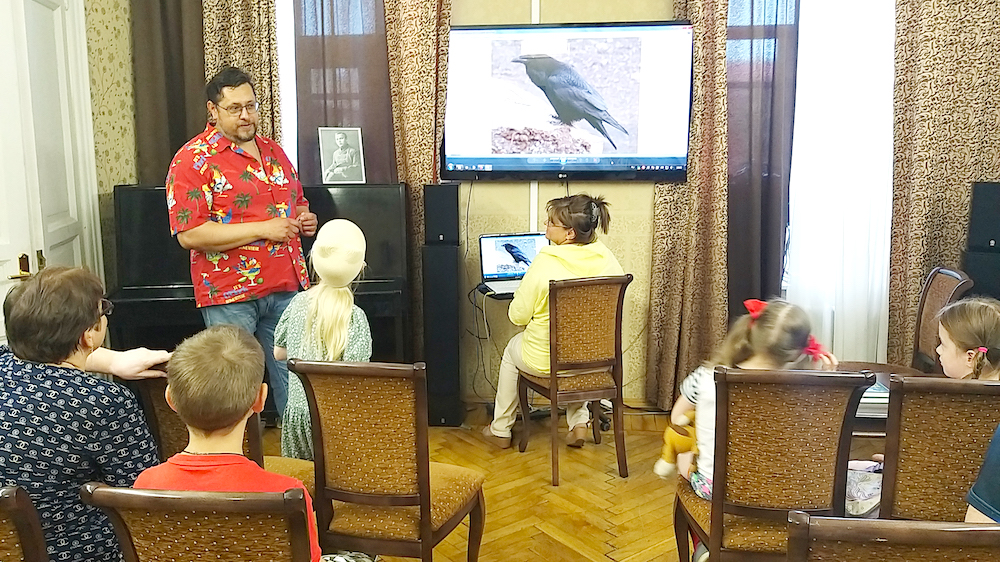 Постер для новости &laquo;В Юношеской библиотеке имени А. П. Гайдара прошла встреча с орнитологом&raquo;
