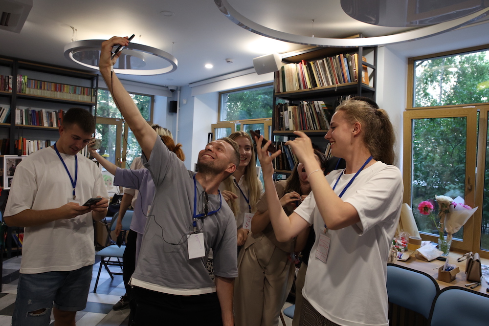 Постер для новости &laquo;Творческая встреча «Петроградка сближает», посвященная Дню молодежи&raquo;