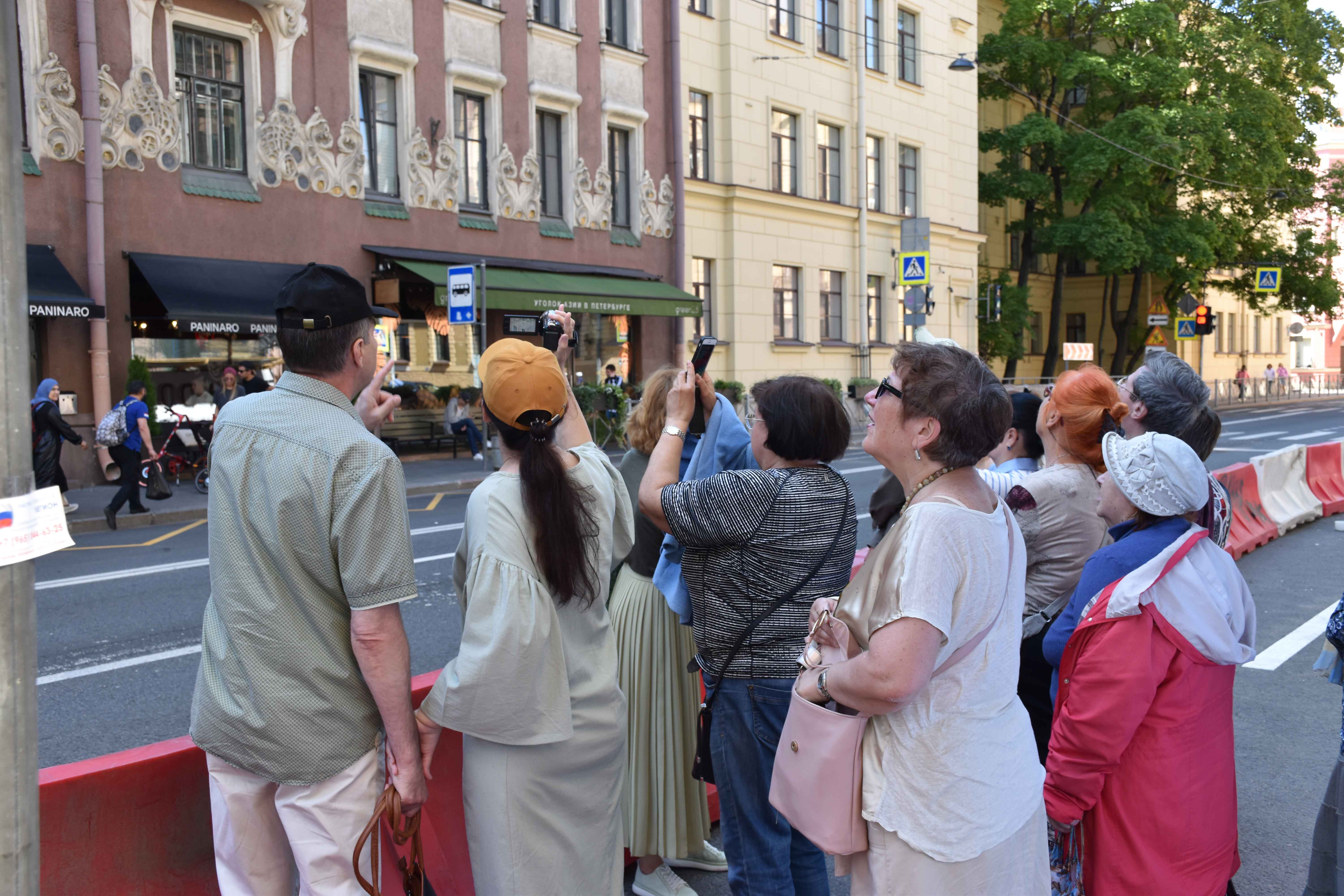 Постер для новости &laquo;Лабиринты Петроградки: пешеходные прогулки по непарадной Петроградской стороне&raquo;