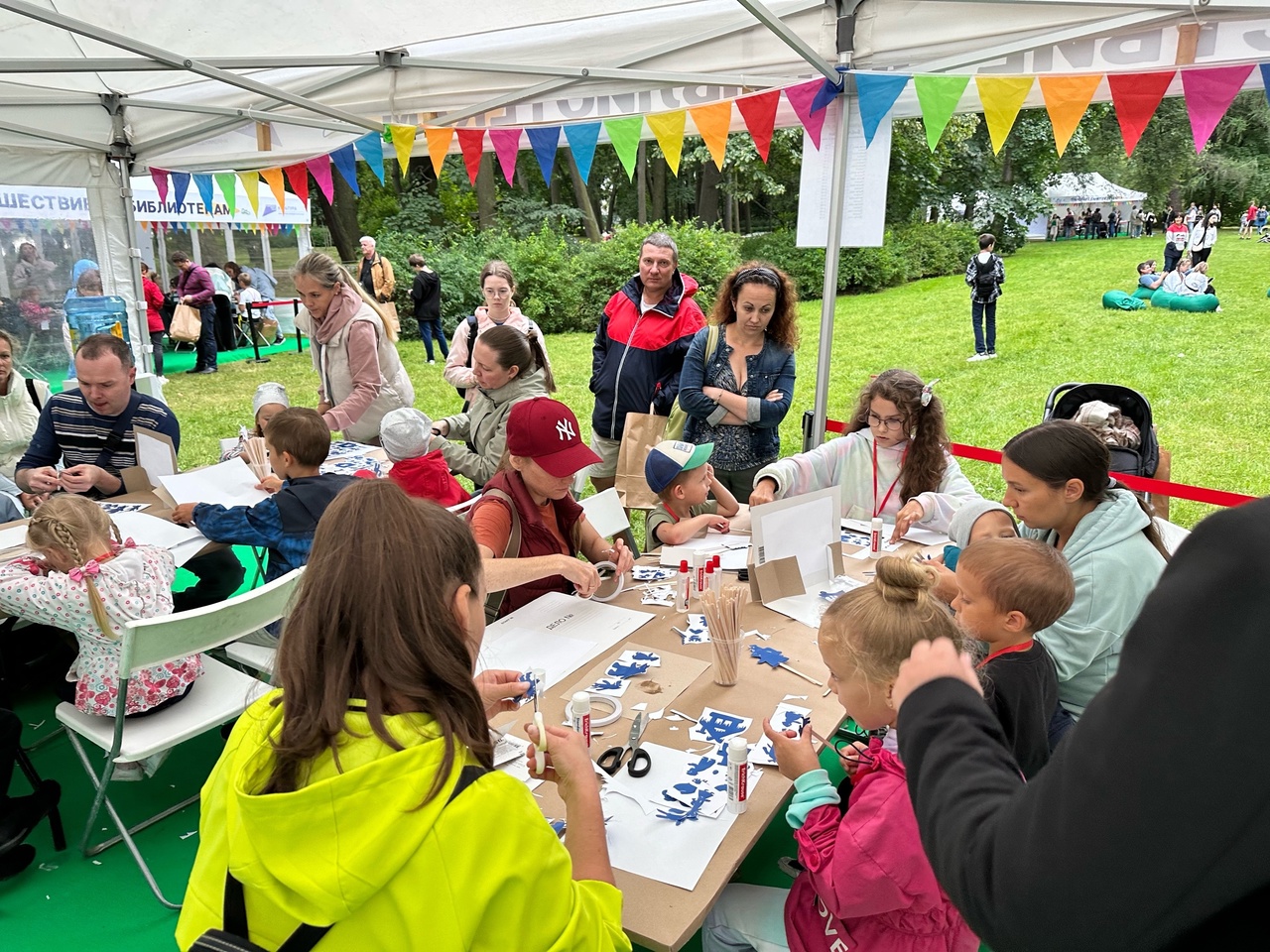 Постер для новости &laquo;Библиотеки Петроградской стороны приняли участие в Большом Семейном фестивале&raquo;