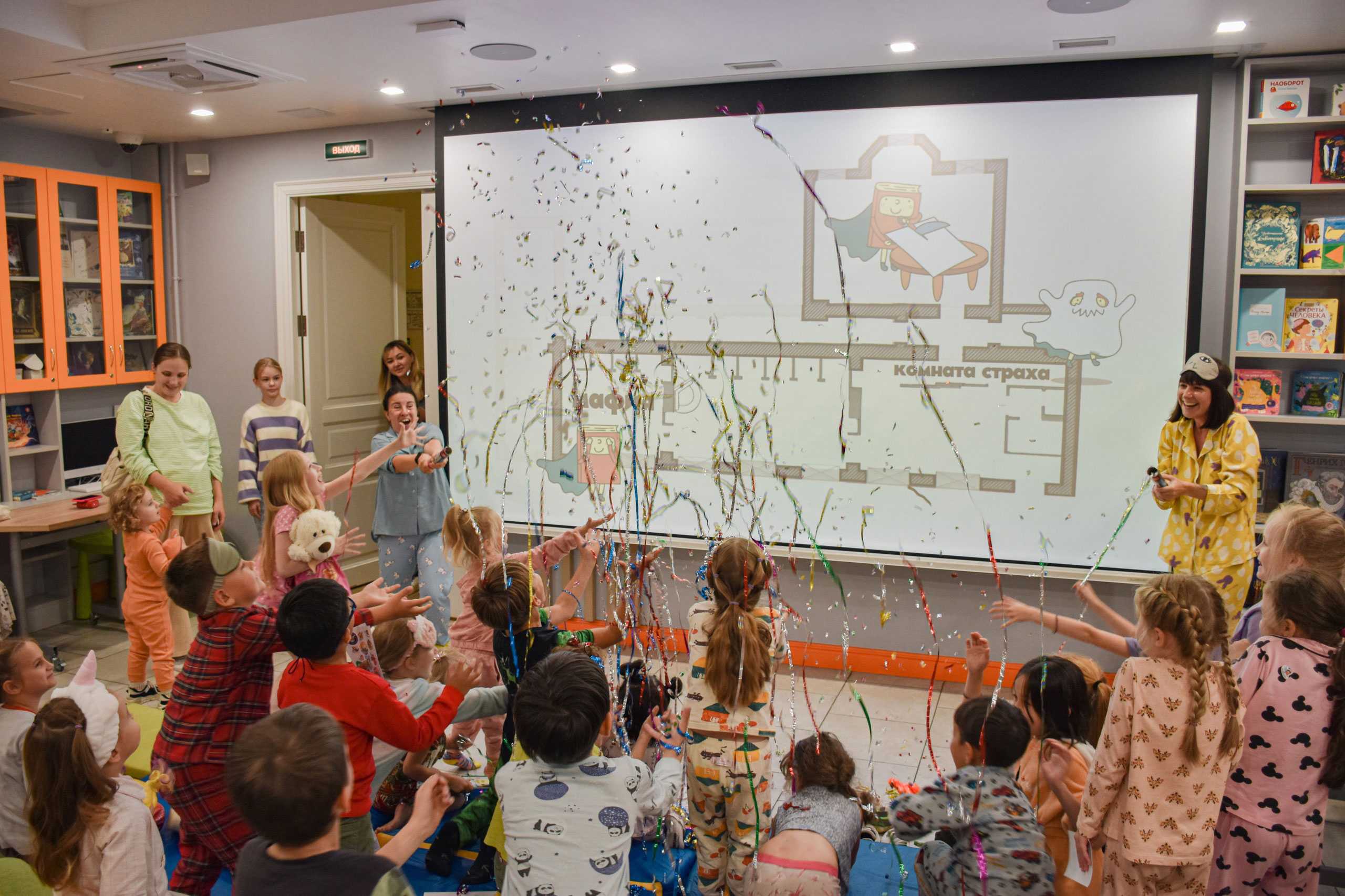 Постер для новости «Библиотеке книжных героев 2 года!»