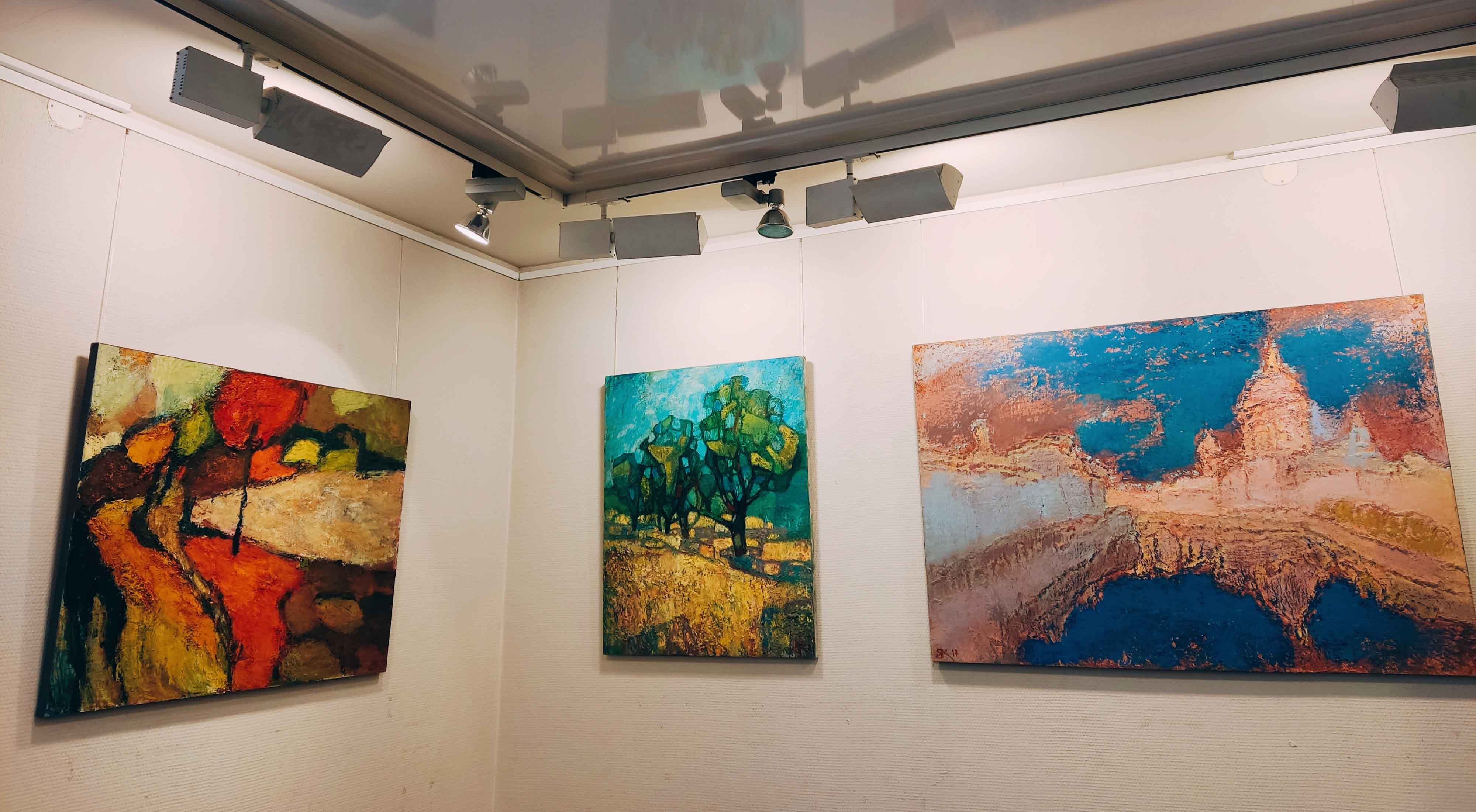 Постер для новости &laquo;Художественные выставки в библиотеке Кировских островов&raquo;