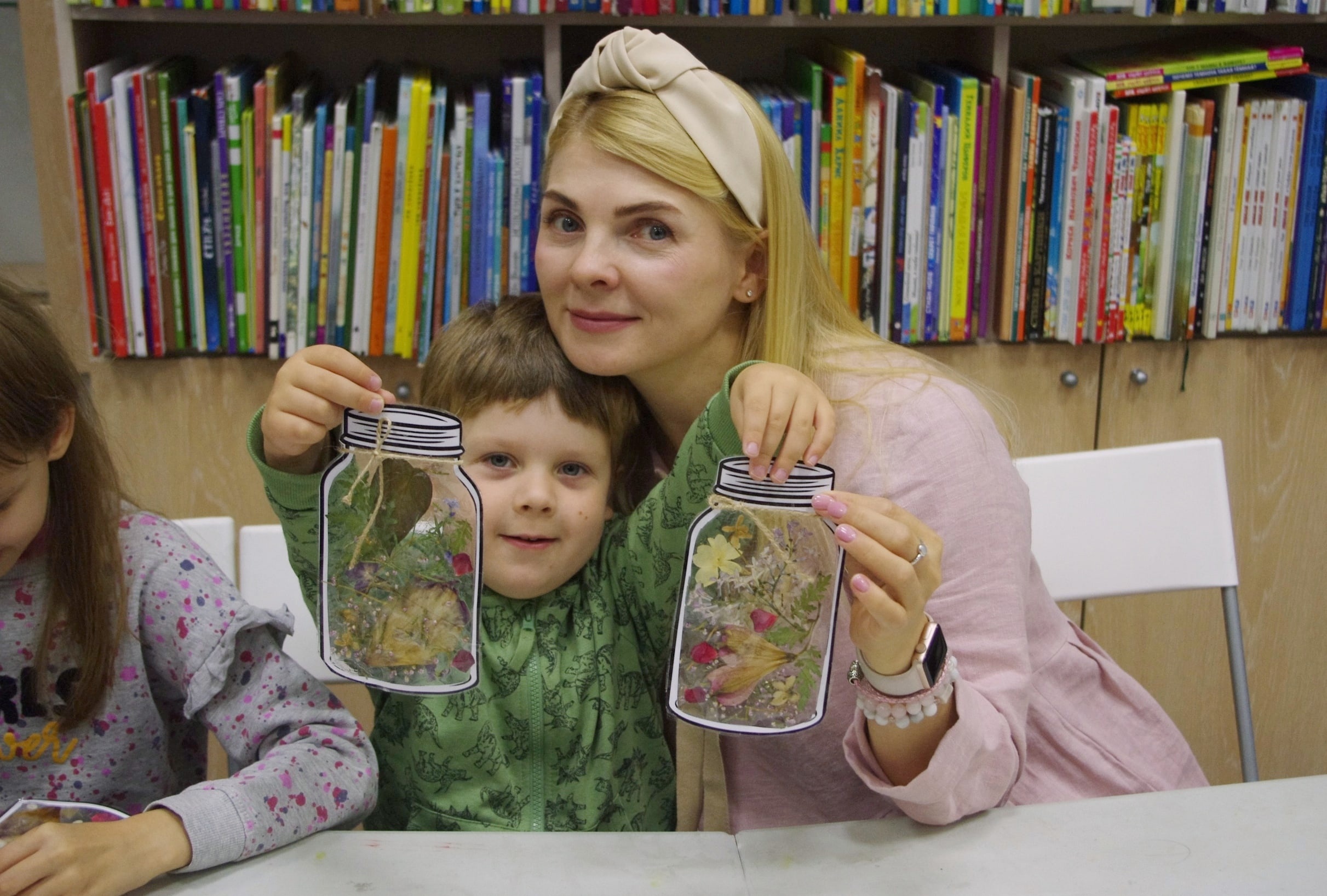 Постер для новости &laquo;Рассказы о летних путешествиях звучали в библиотеке на Троицкой площади&raquo;