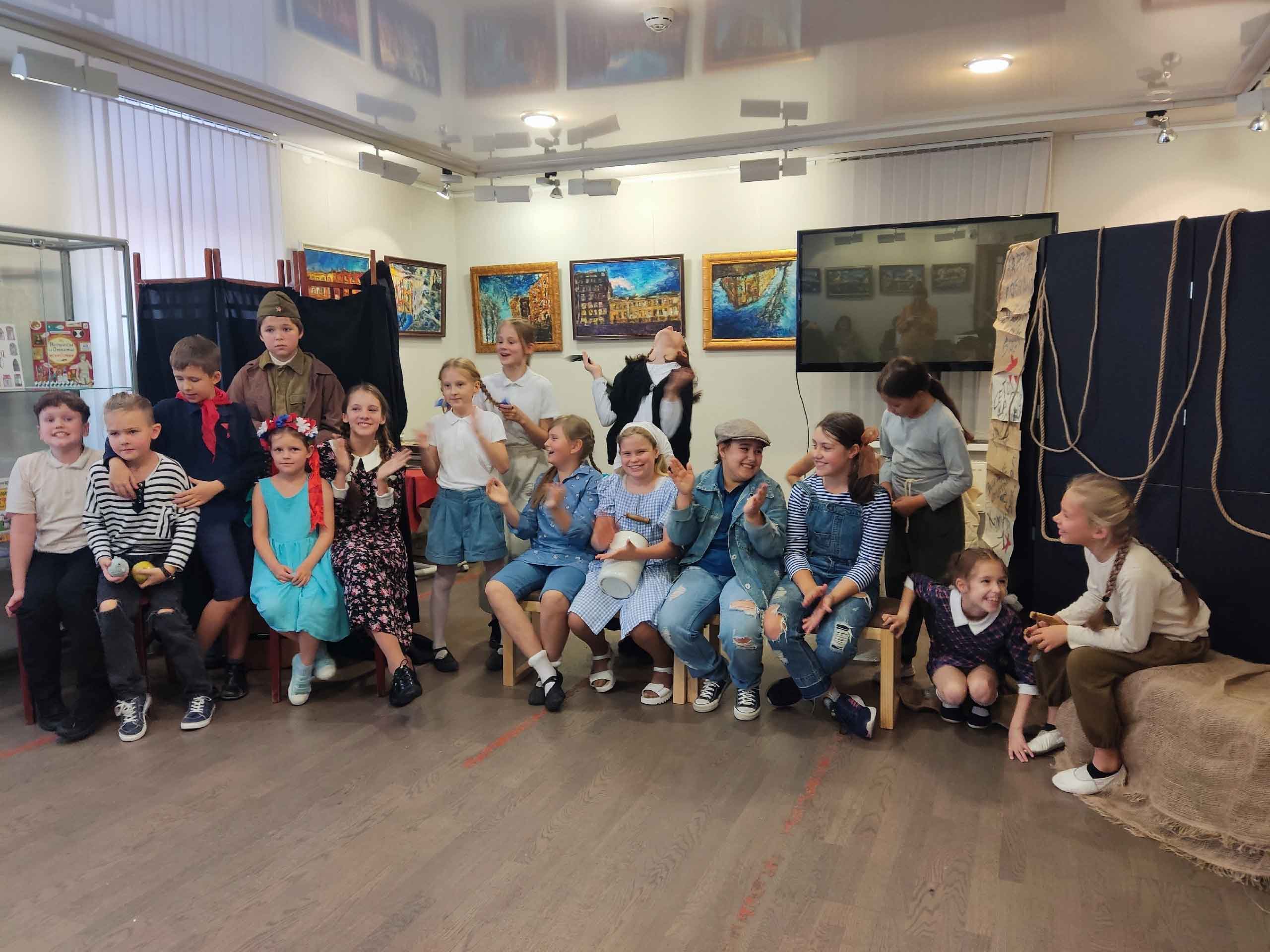 Постер для новости &laquo;Спектакль по повести «Тимур и его команда» в Библиотеке Кировских островов&raquo;