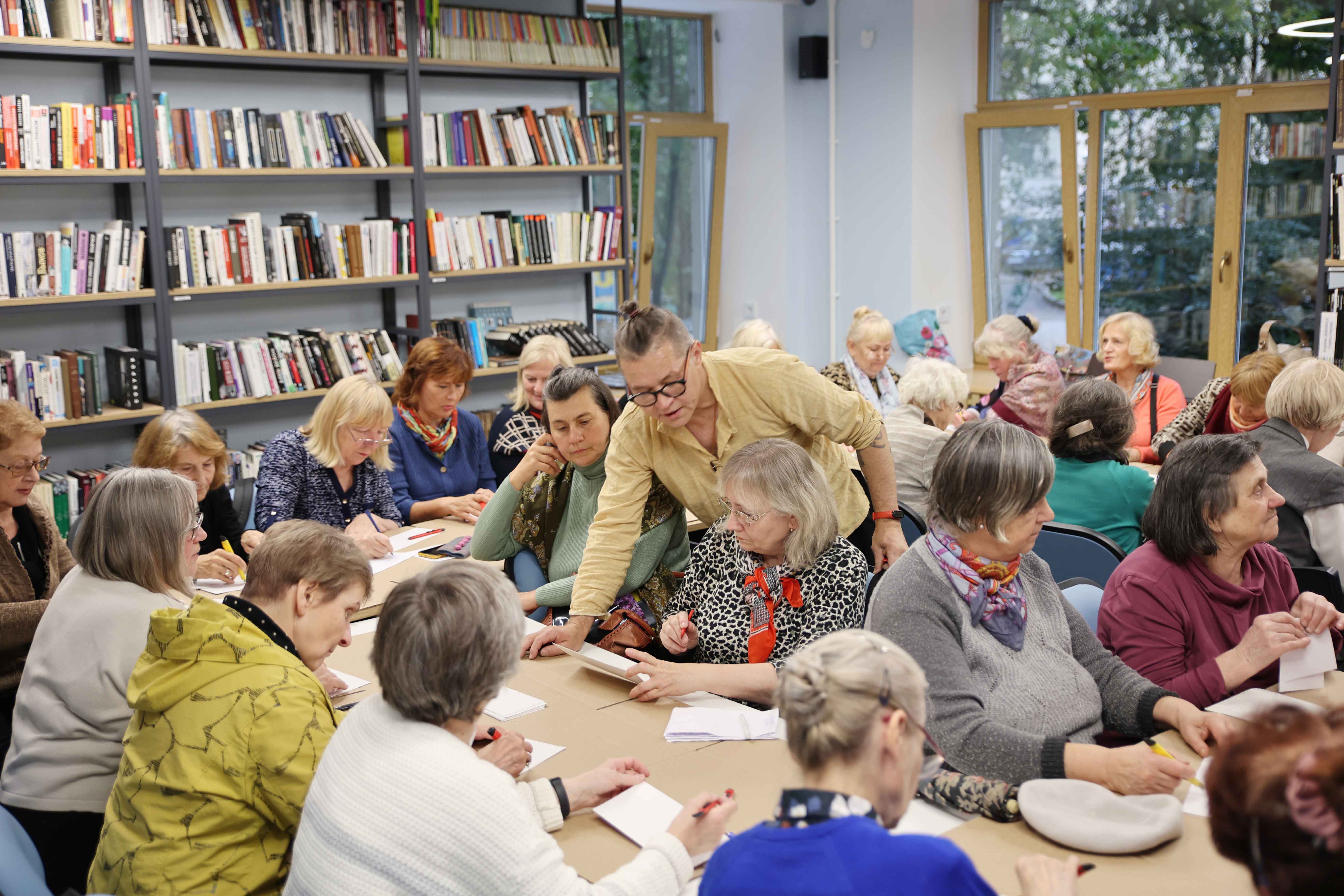 Постер для новости &laquo;День пожилого человека в Библиотеке на Карповке&raquo;