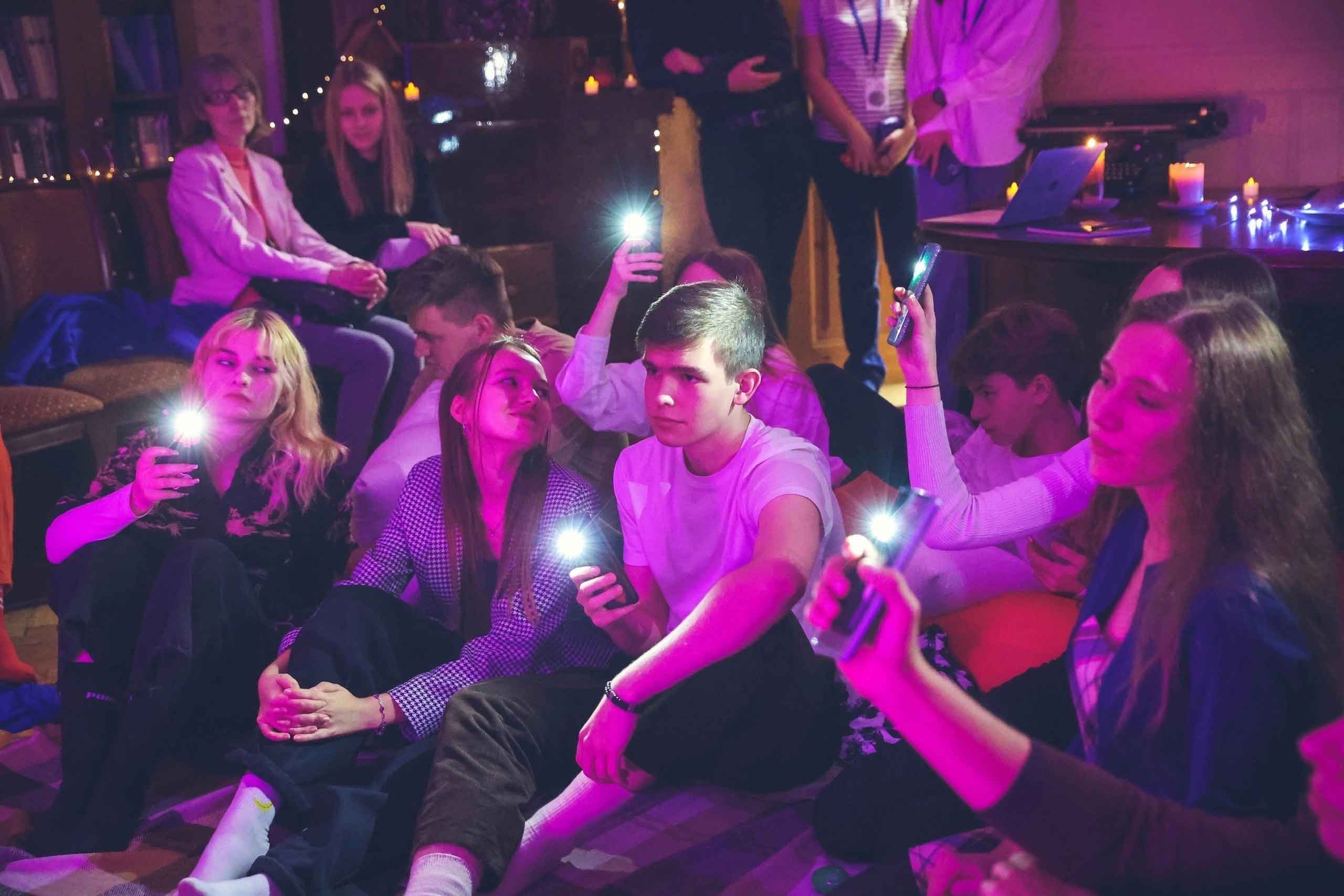 Постер для новости &laquo;В Юношеской библиотеке имени А.П. Гайдара проходят квартирники «Между строк»&raquo;