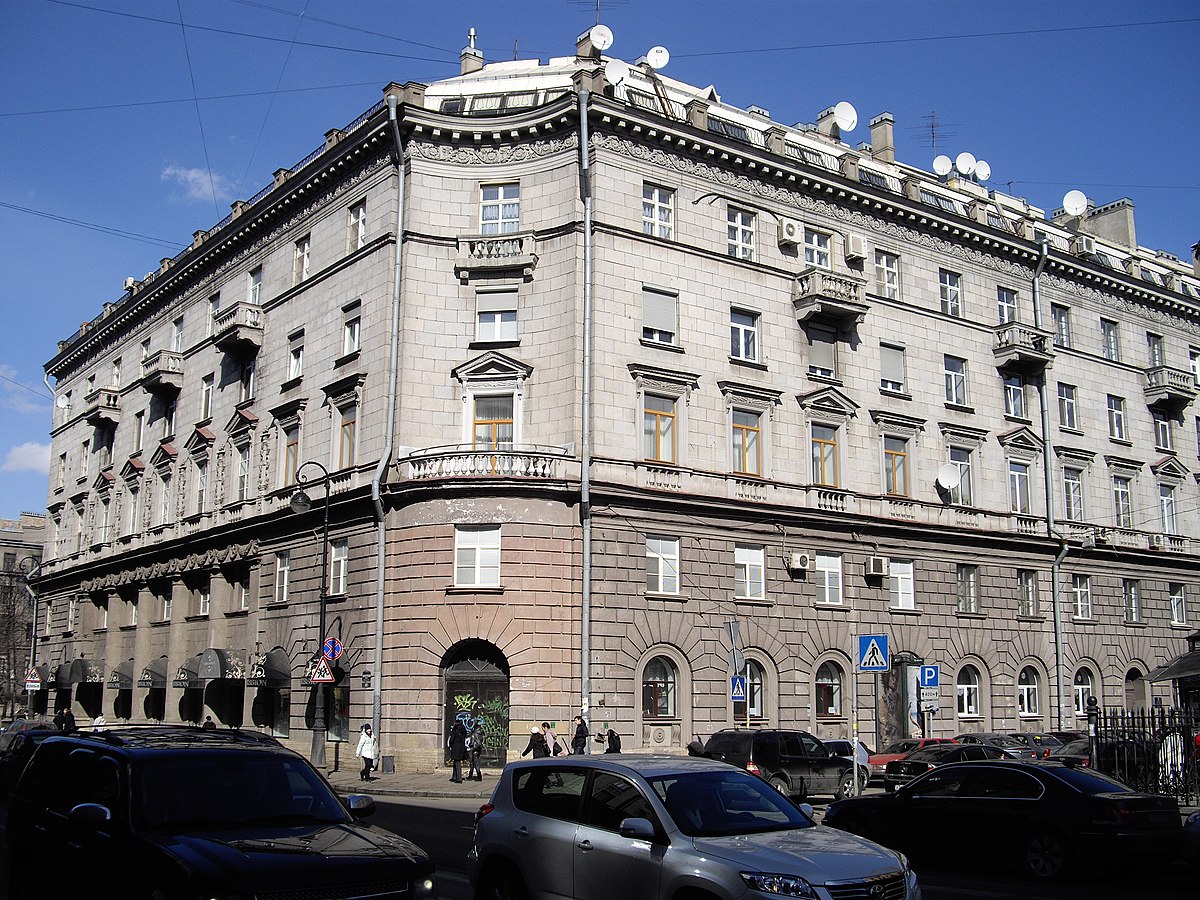 Постер для новости &laquo;В Библиотеке Кировских островов изучили архитектуру сталинского неоклассицизма&raquo;