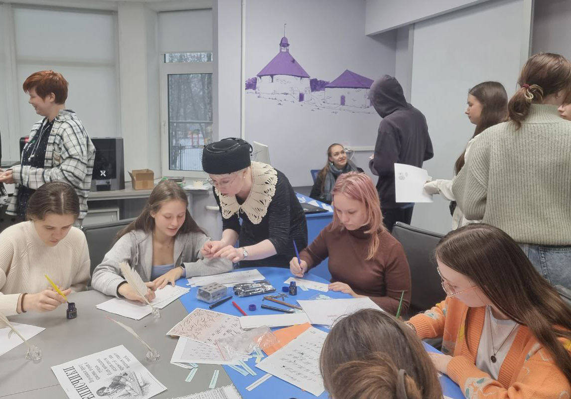 Постер для новости &laquo;Библиотекари Петроградского района делятся опытом создания литературных игр&raquo;