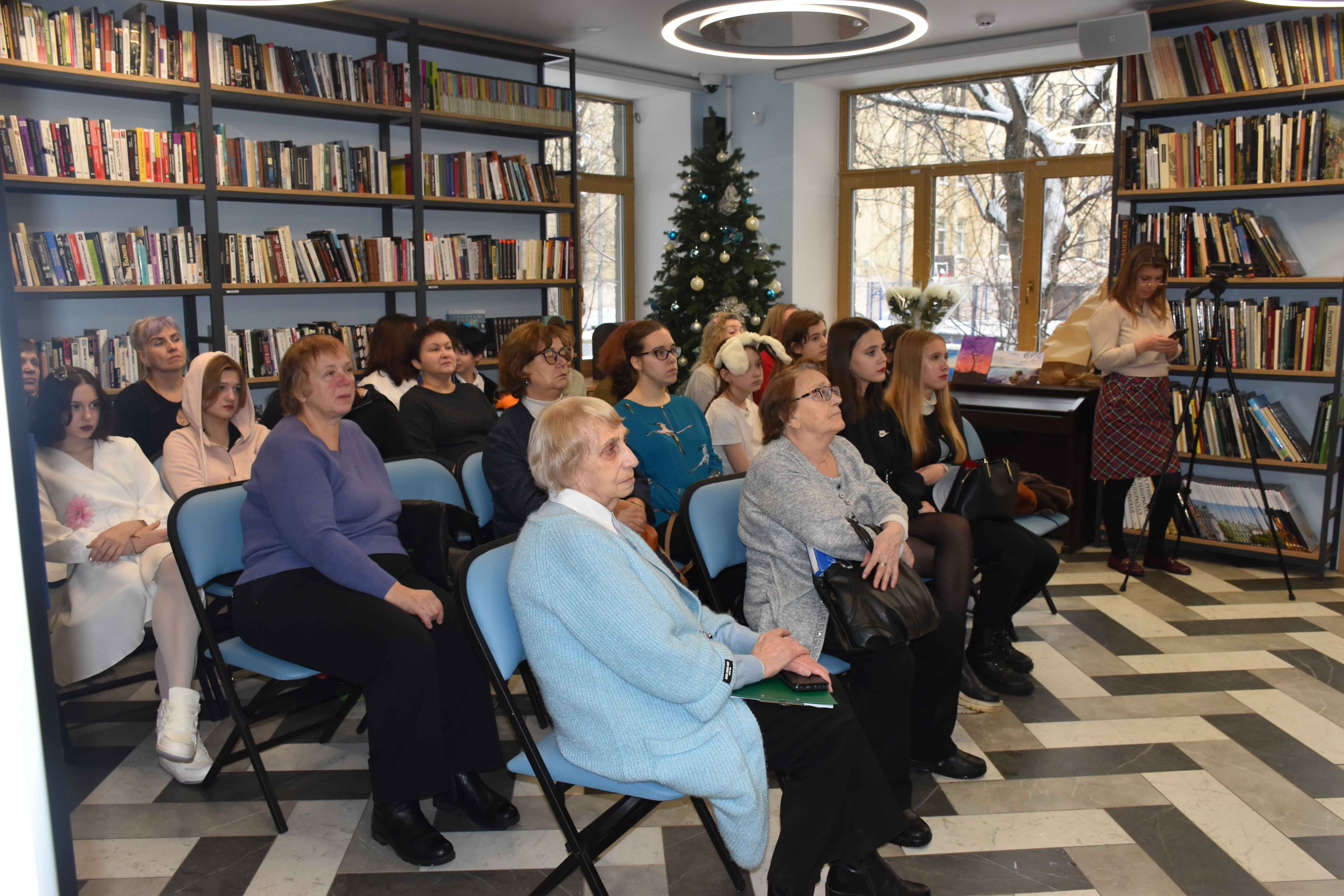 Постер для новости &laquo;В библиотеке на Карповке подвели итоги проекта «Близкие люди»&raquo;