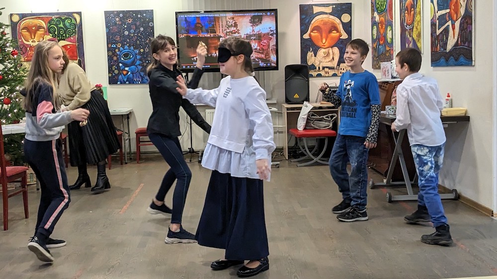 Постер для новости &laquo;Библиотека Кировских островов приглашает в клуб общения&raquo;