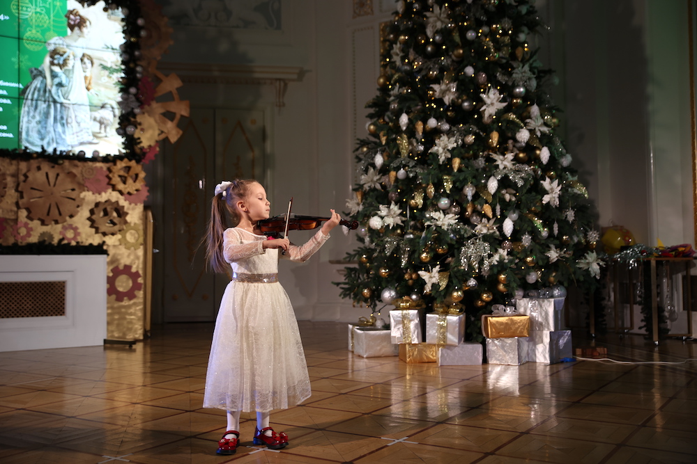 Постер для новости &laquo;«Молодые виртуозы» в Каменноостровском дворце&raquo;