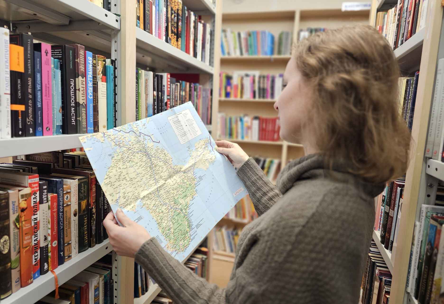 Постер для новости &laquo;Путешествуем по России с библиотекой Кировских островов&raquo;