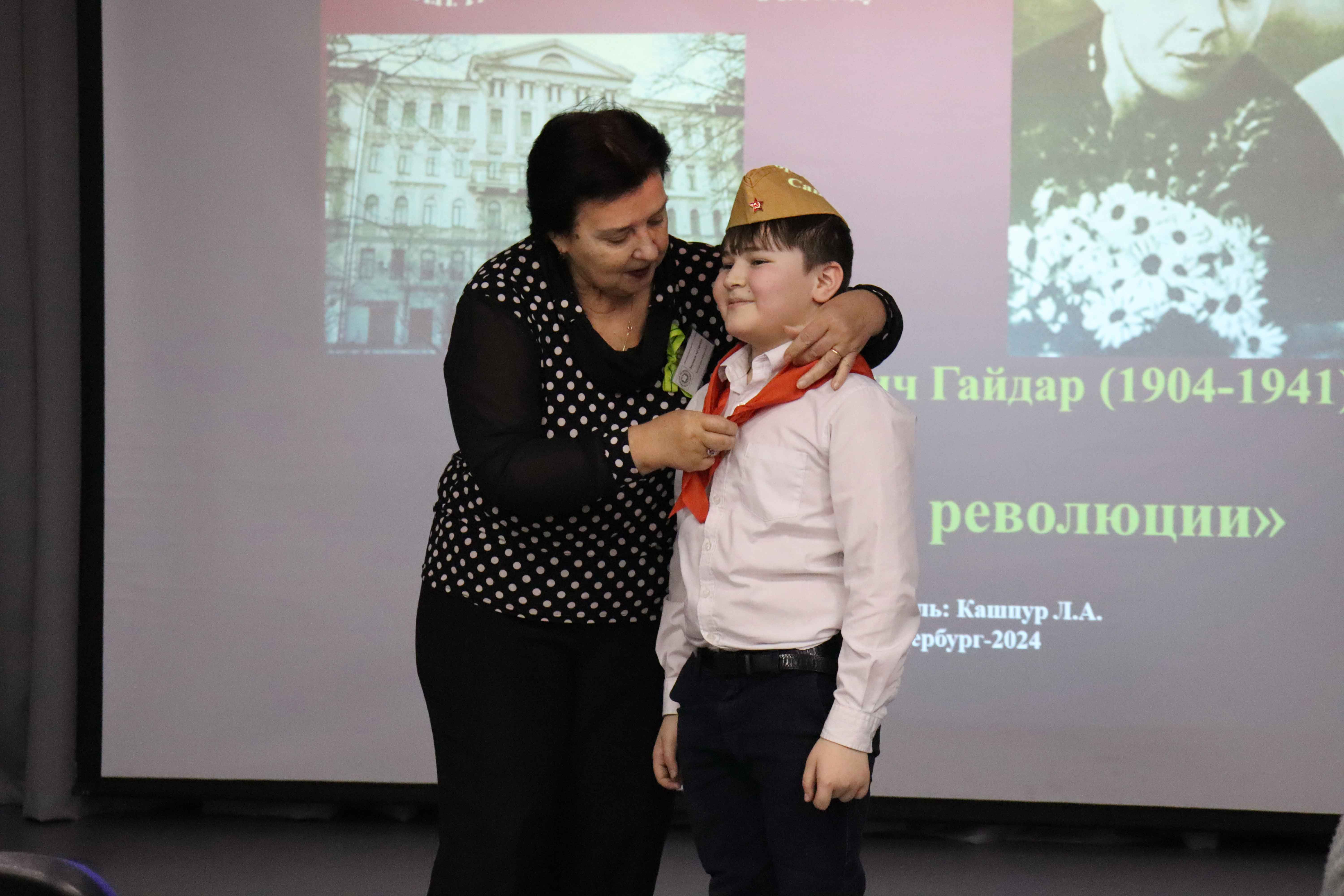 Постер для новости «Юношеская библиотека имени А. Гайдара ведет просветительскую работу в библиотеках города»