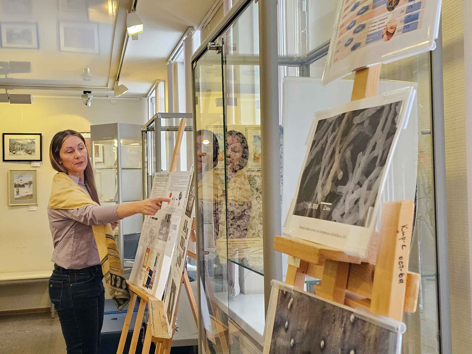 Постер для новости &laquo;В библиотеке Кировских островов превратили науку в искусство&raquo;