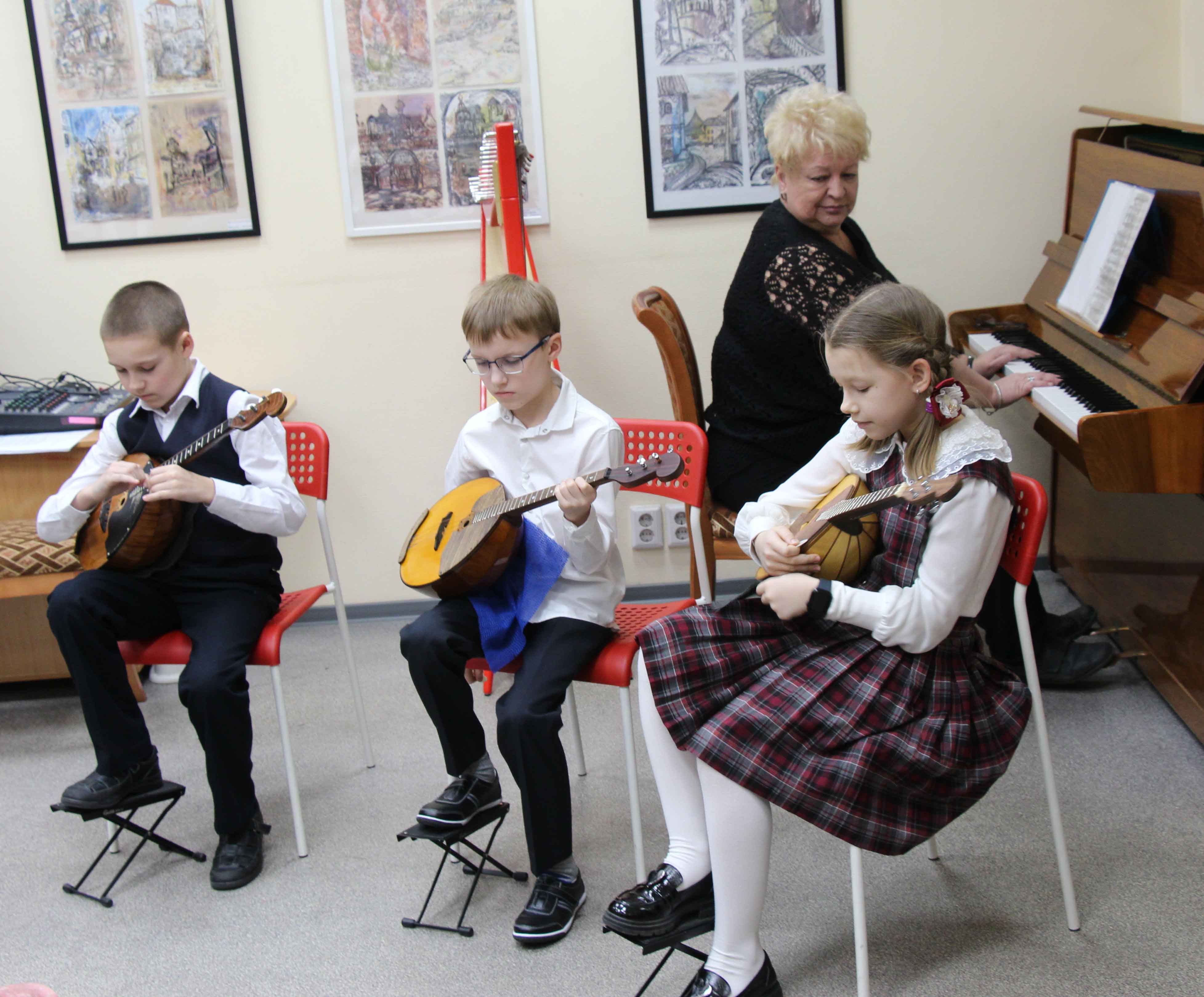 Постер для новости &laquo;Юные музыканты подготовили концерт к 100-летию библиотеки&raquo;