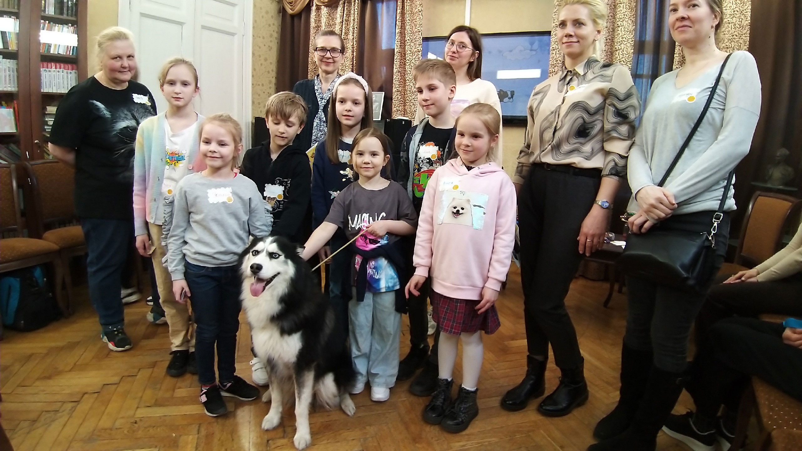 Постер для новости &laquo;В библиотеке выяснили, зачем собаке гулять&raquo;