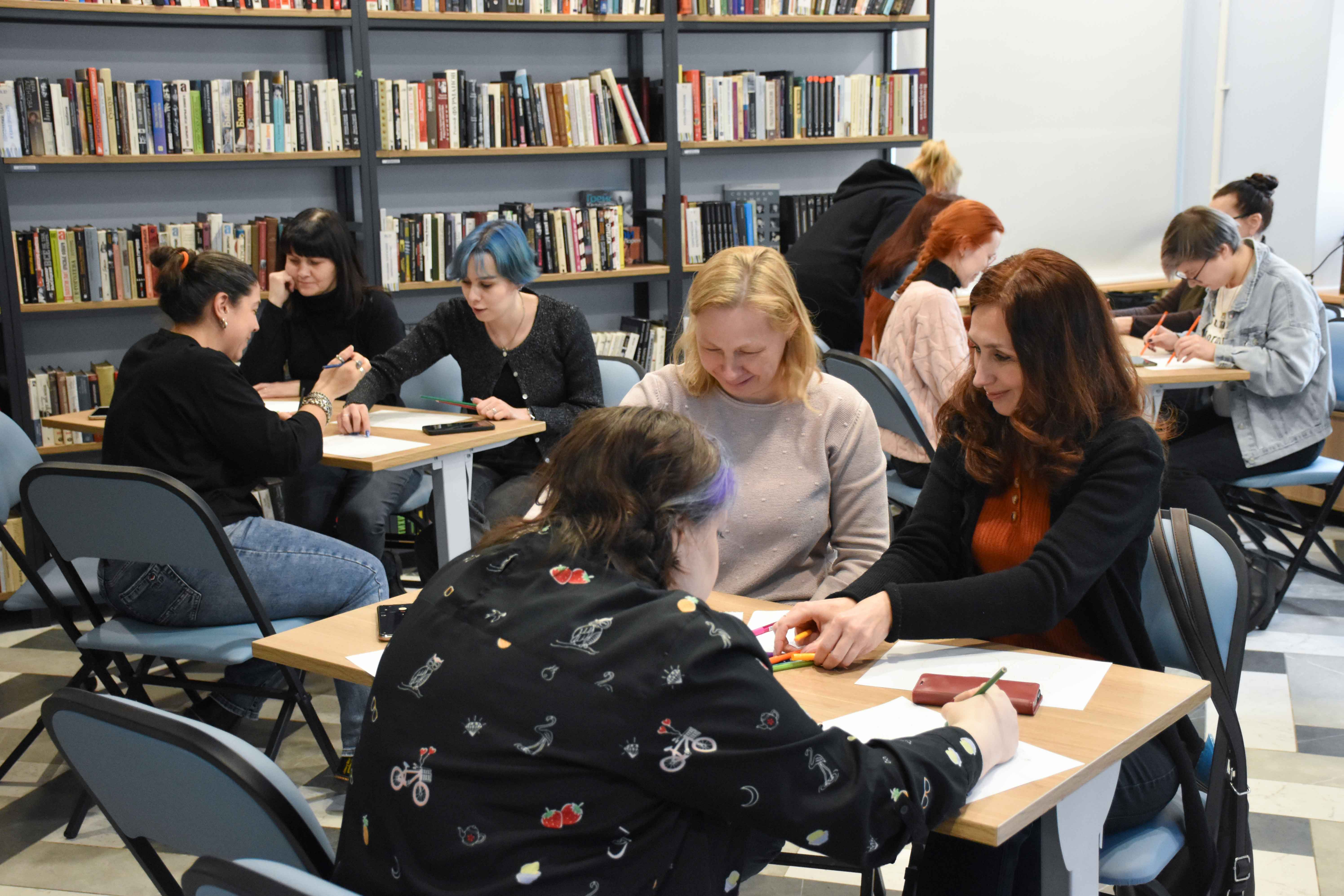 Постер для новости «Библиотеку на Карповке посетили коллеги из детских библиотек города»