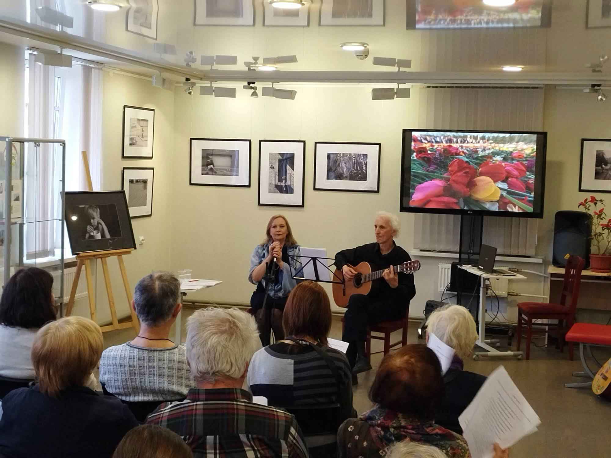 Постер для новости &laquo;В Библиотеке Кировских островов прошел праздничный концерт&raquo;