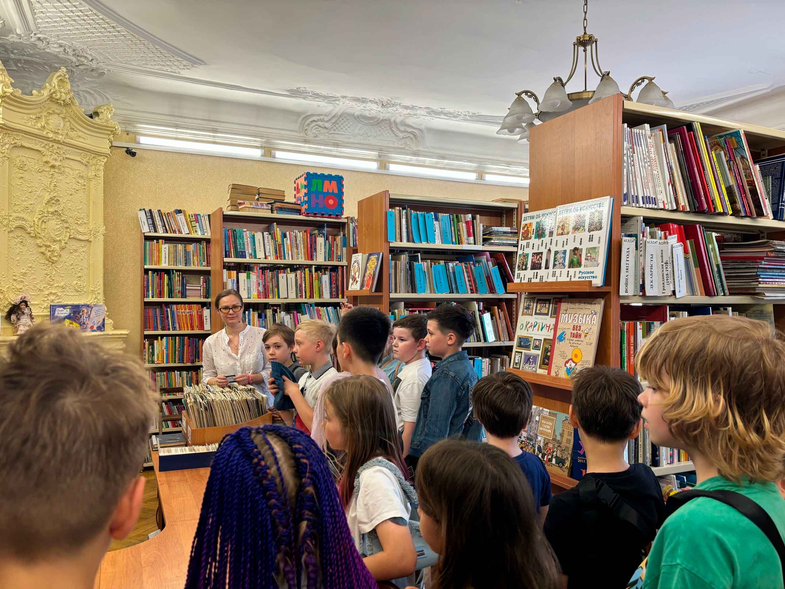 Постер для новости «В Юношеской библиотеке имени А. Гайдара читали Пушкина»